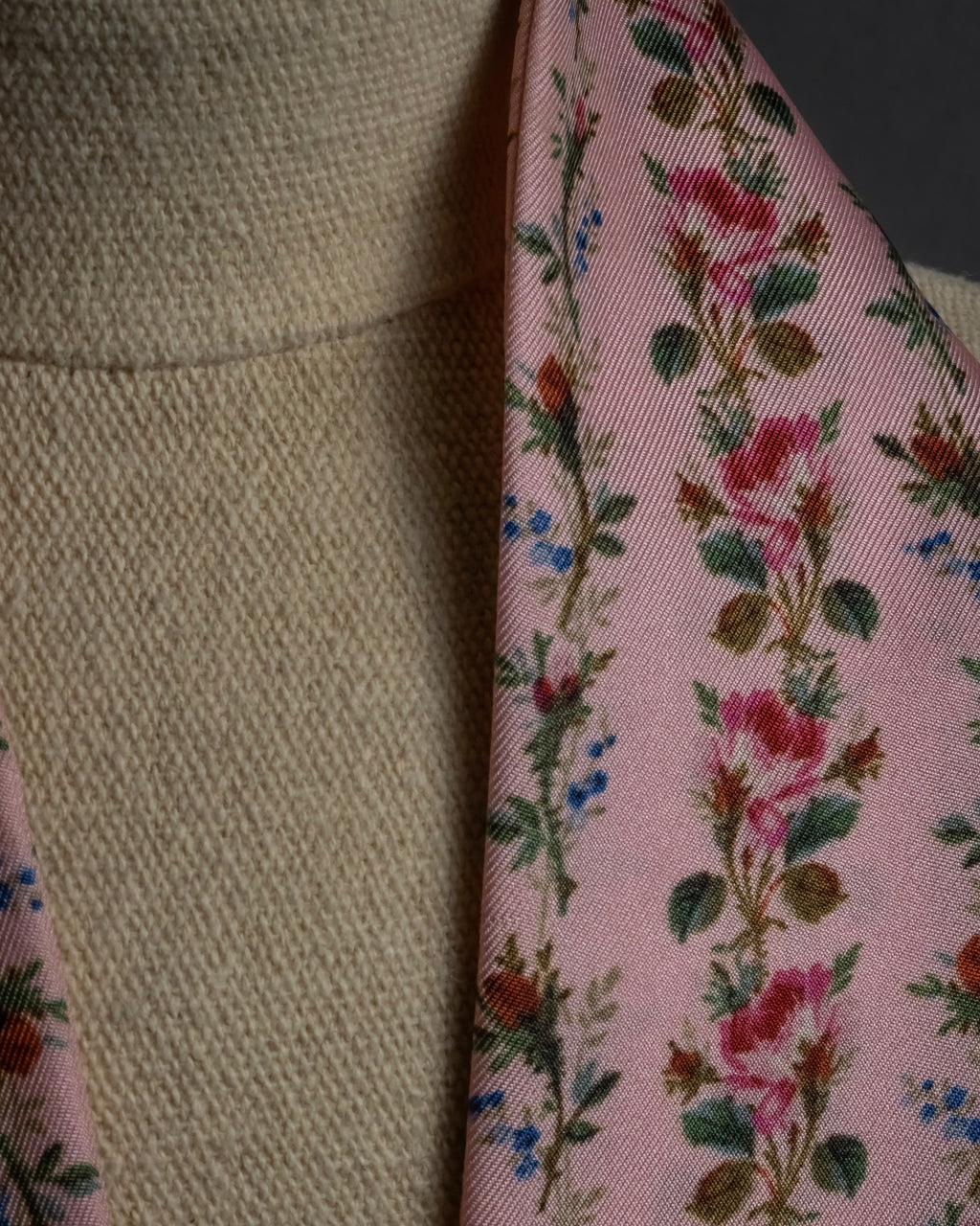 -SPECIAL- "GUCCI" Michele design floral print silk twilly scarf