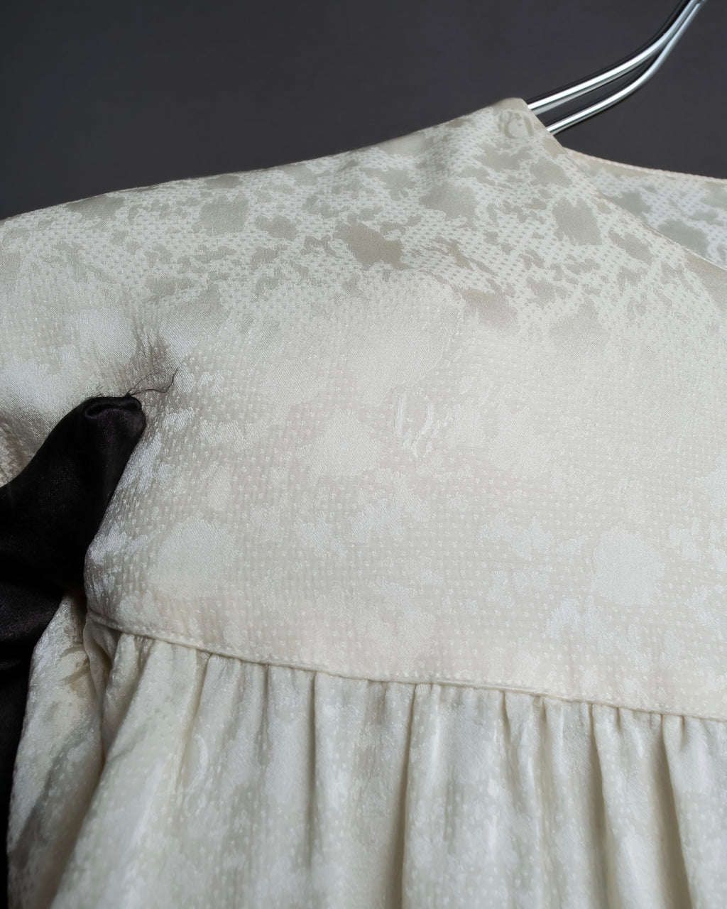 "Christian Dior" Shiny off-white shirt