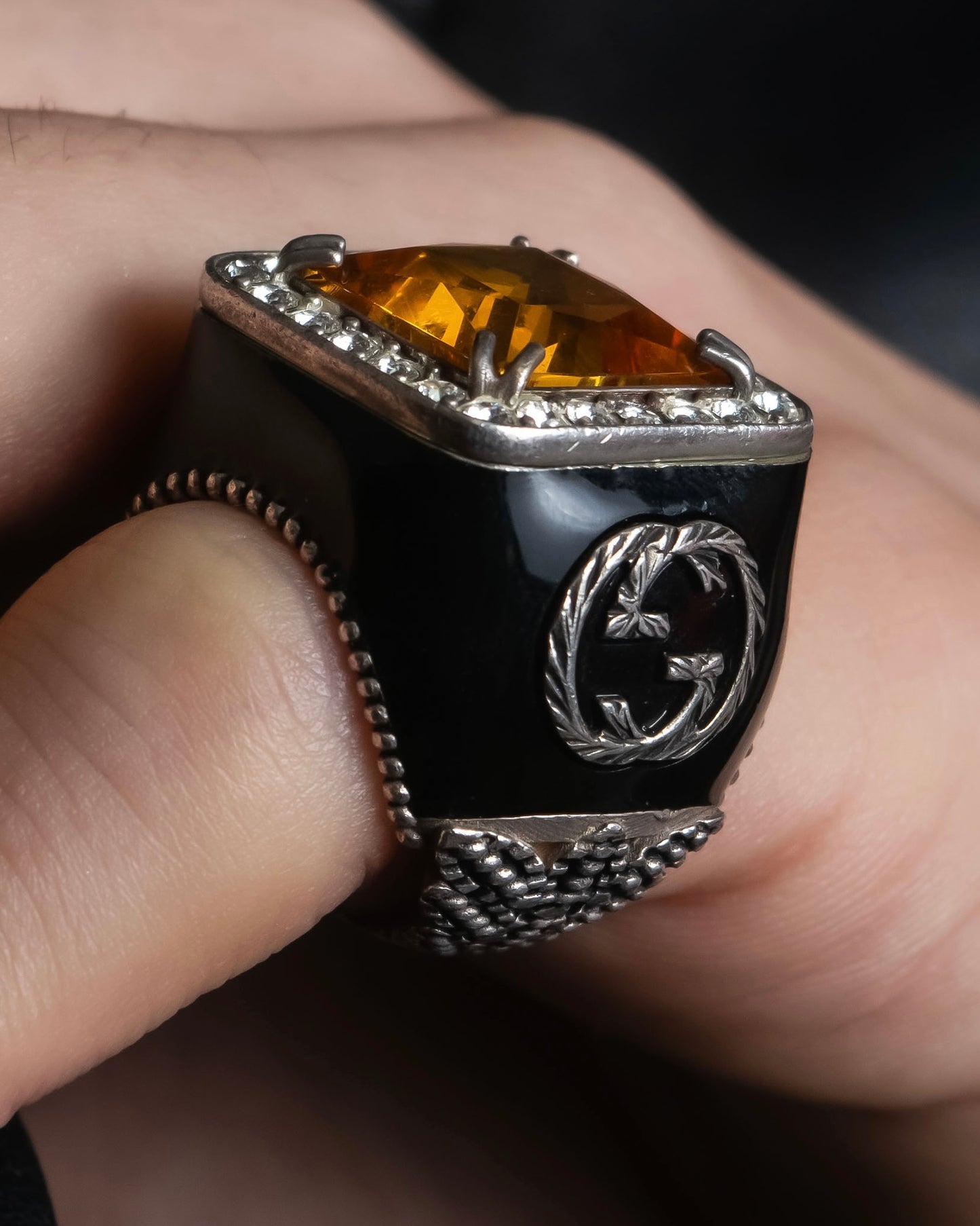 "GUCCI" Amber rhinestone GG motif engraved signet ring