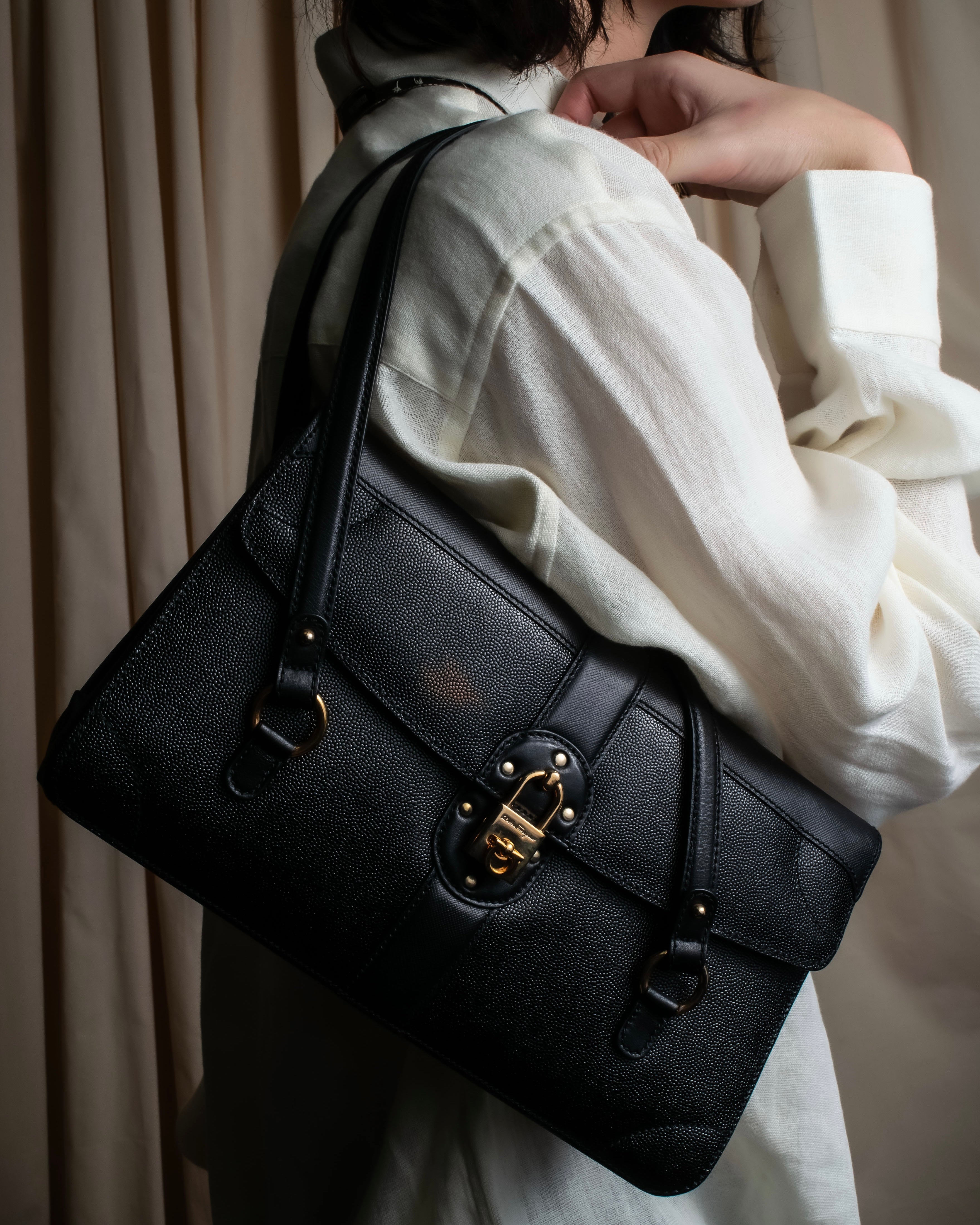 "Salvatore Ferragamo" Key-shaped Gancini motif design leather bag