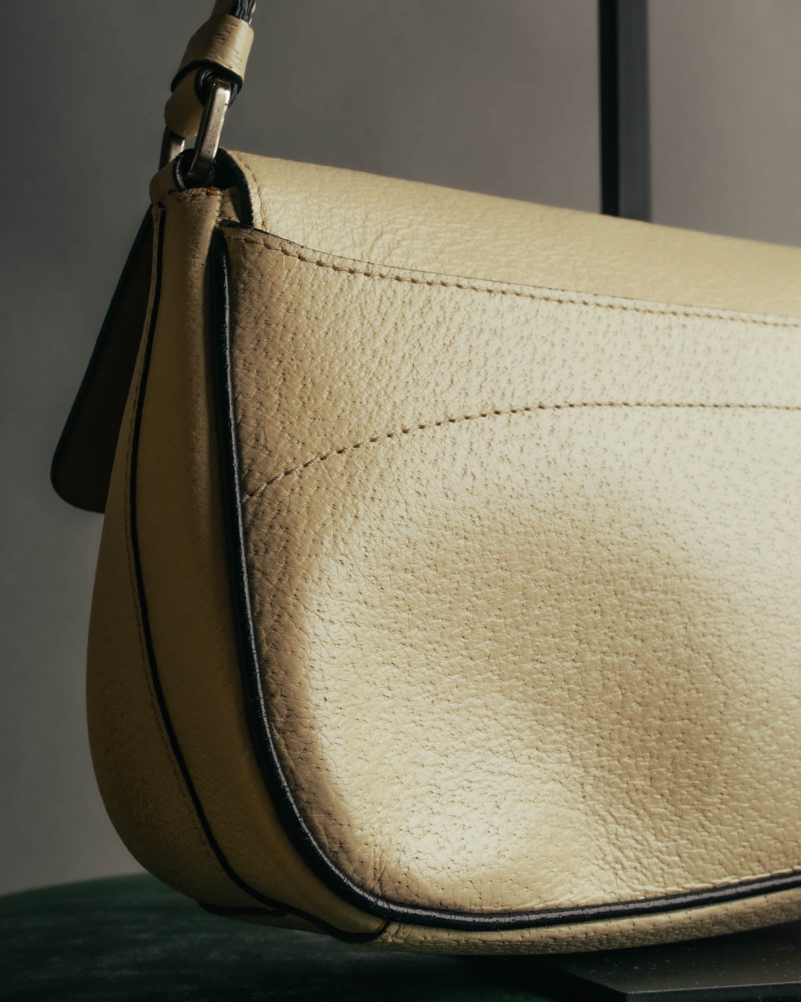 "PRADA" 90's-00's Cream pebbled leather shoulder bag