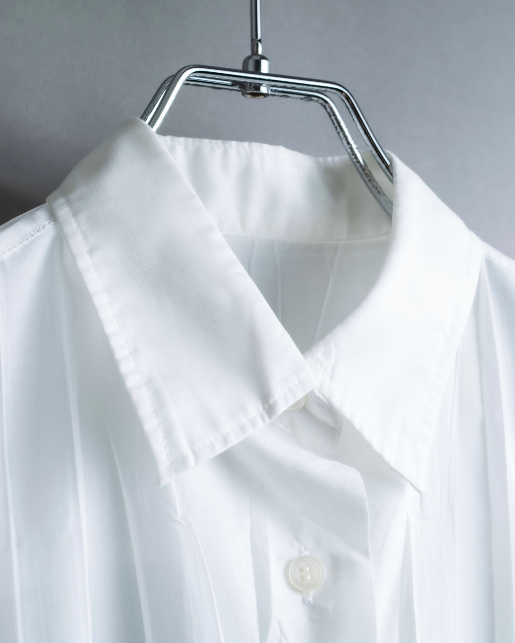 "ISSEY MIYAKE" Pleated short sleeve shirt