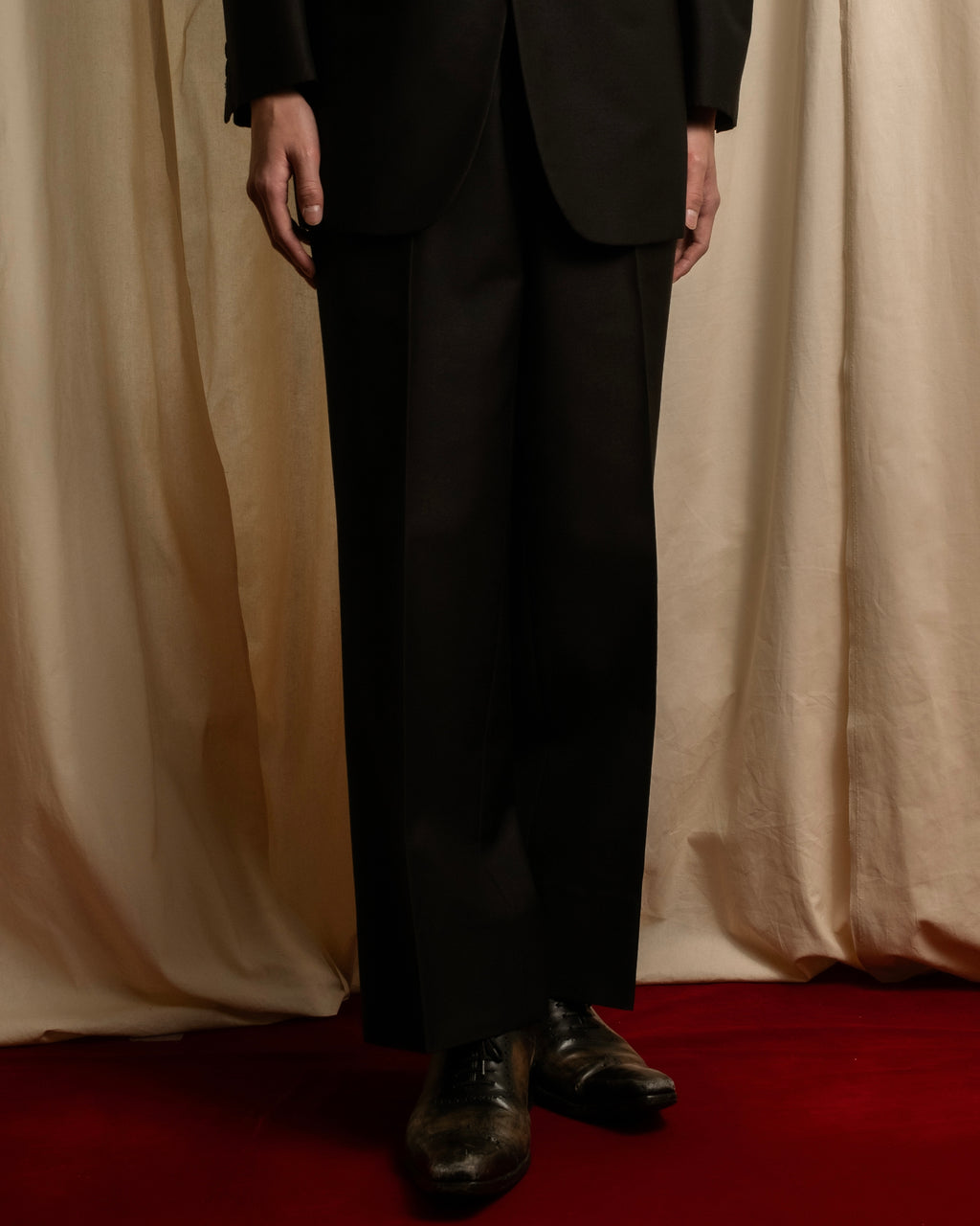 "YVES SAINT LAURENT" Strongly tailored shaped wool set up