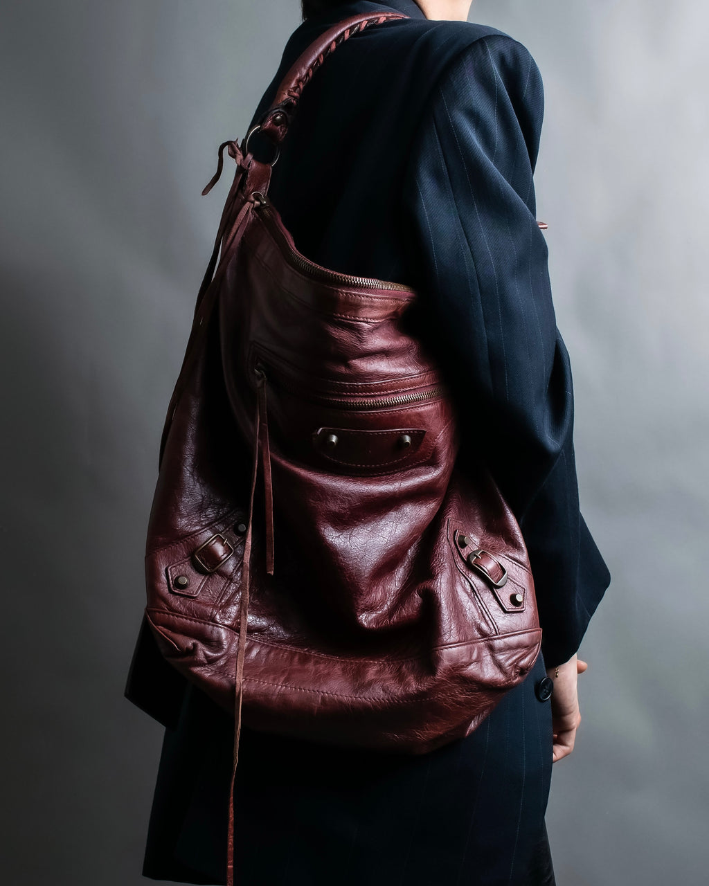 “BALENCIAGA” The Day leather one shoulder bag (burgundy)