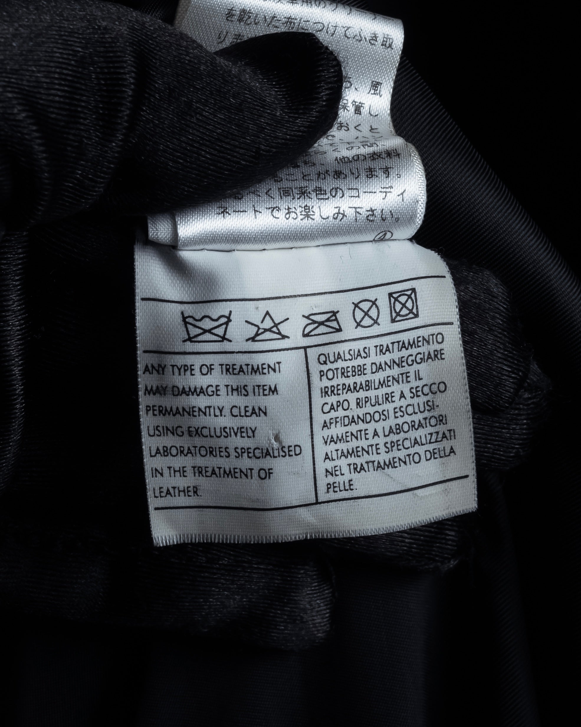 -SPECIAL- "Salvatore Ferragamo"
90's-00's A neat silhouette 100% lapin fur coat