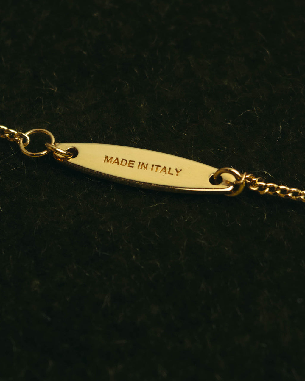 “Ferragamo” 90’s-00’s Interlocking ring pendant necklace