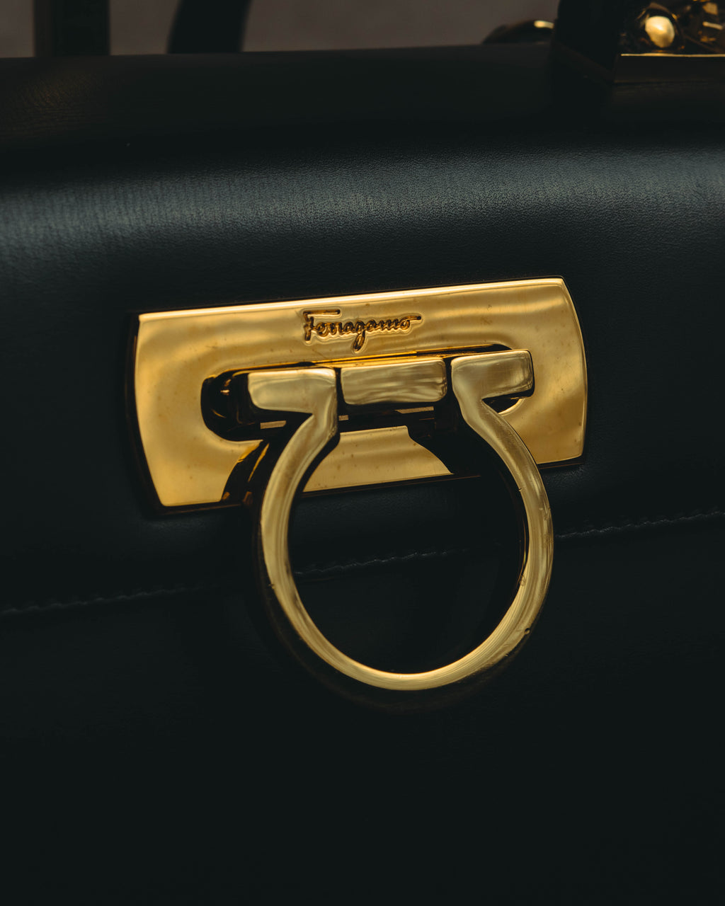 "Salvatore Ferragamo" 80's-90's Structured leather top handle bag