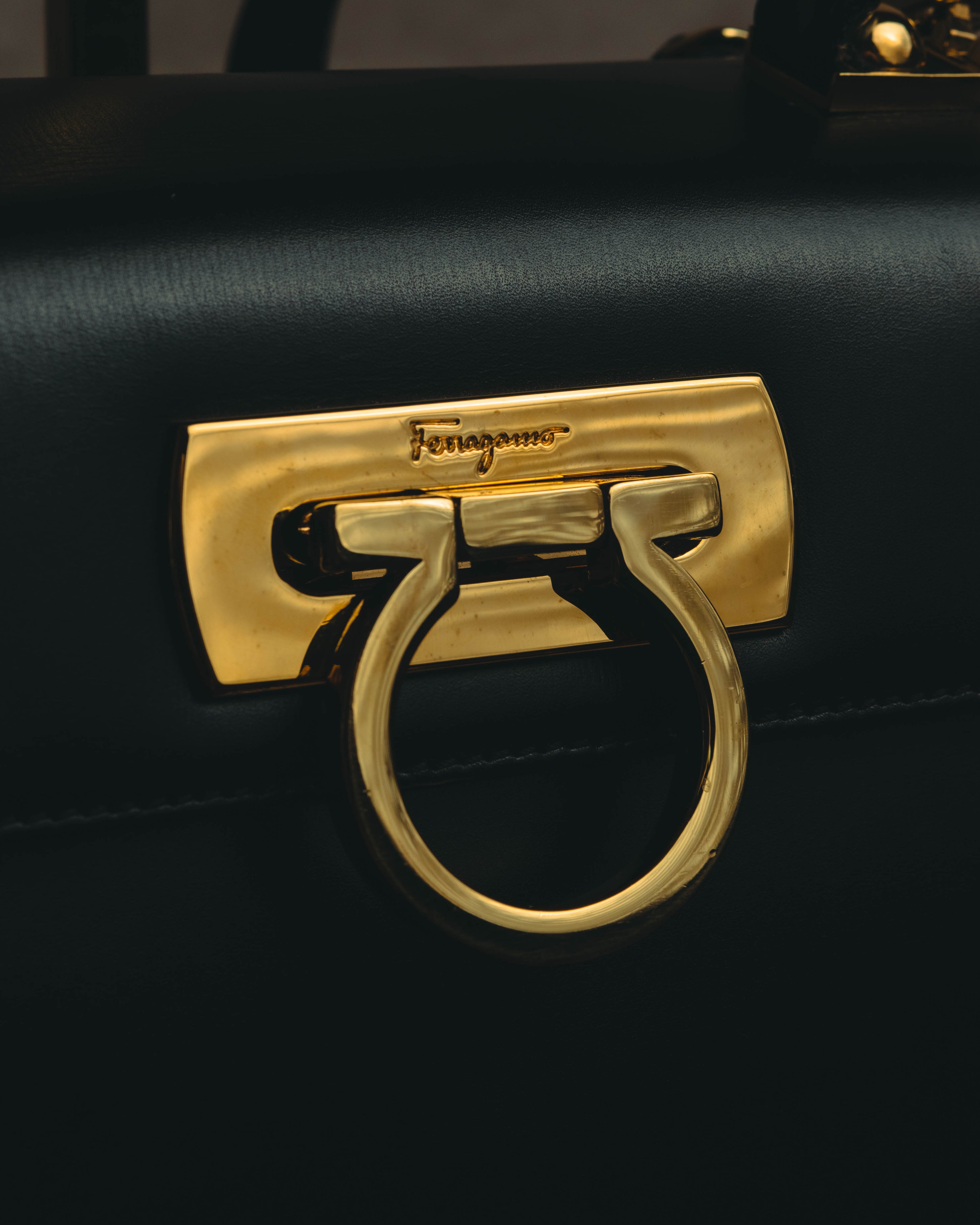 "Salvatore Ferragamo" 80's-90's Structured leather top handle bag