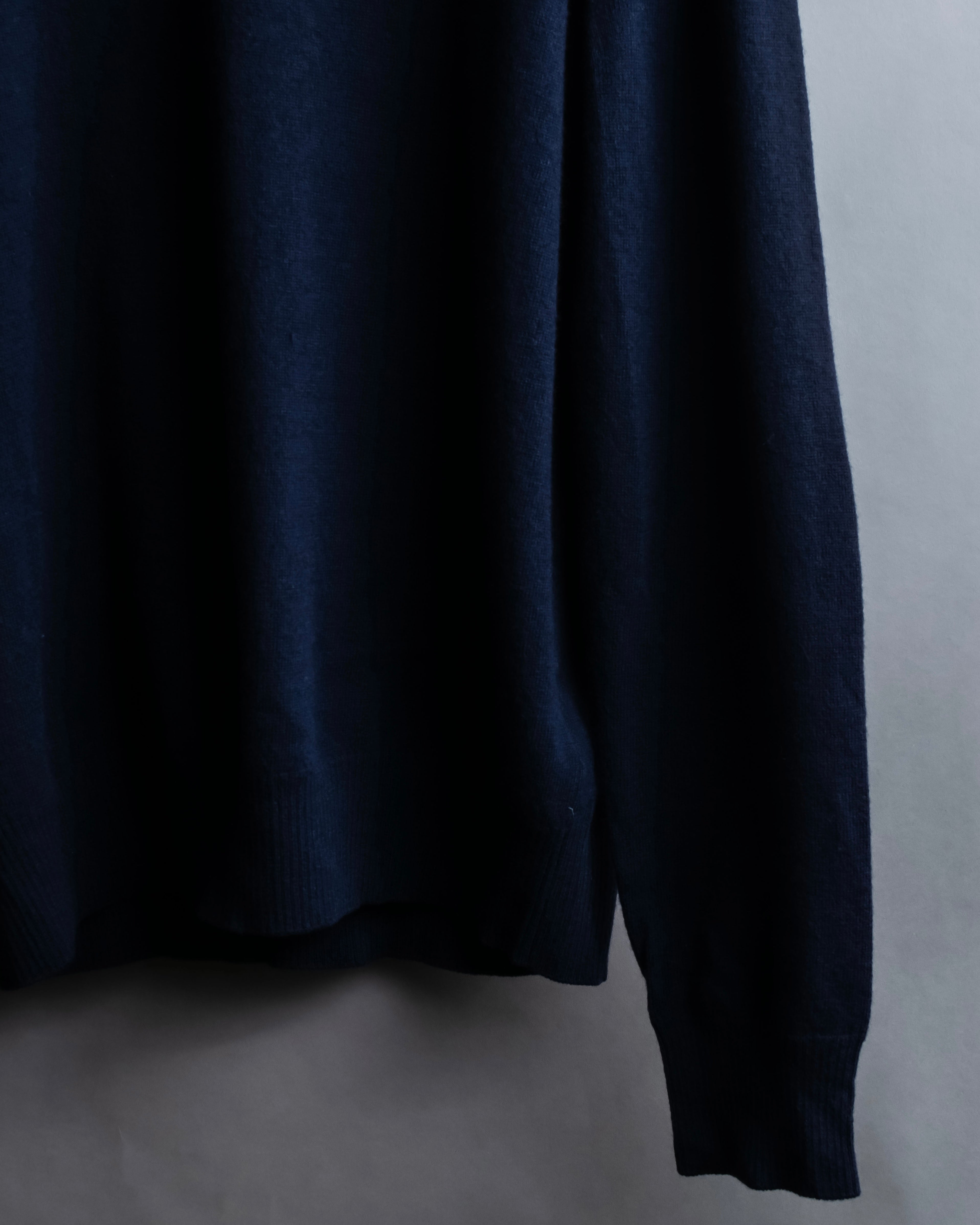 "MAISON MARGIELA" 16AW elbow patch design navy color knit