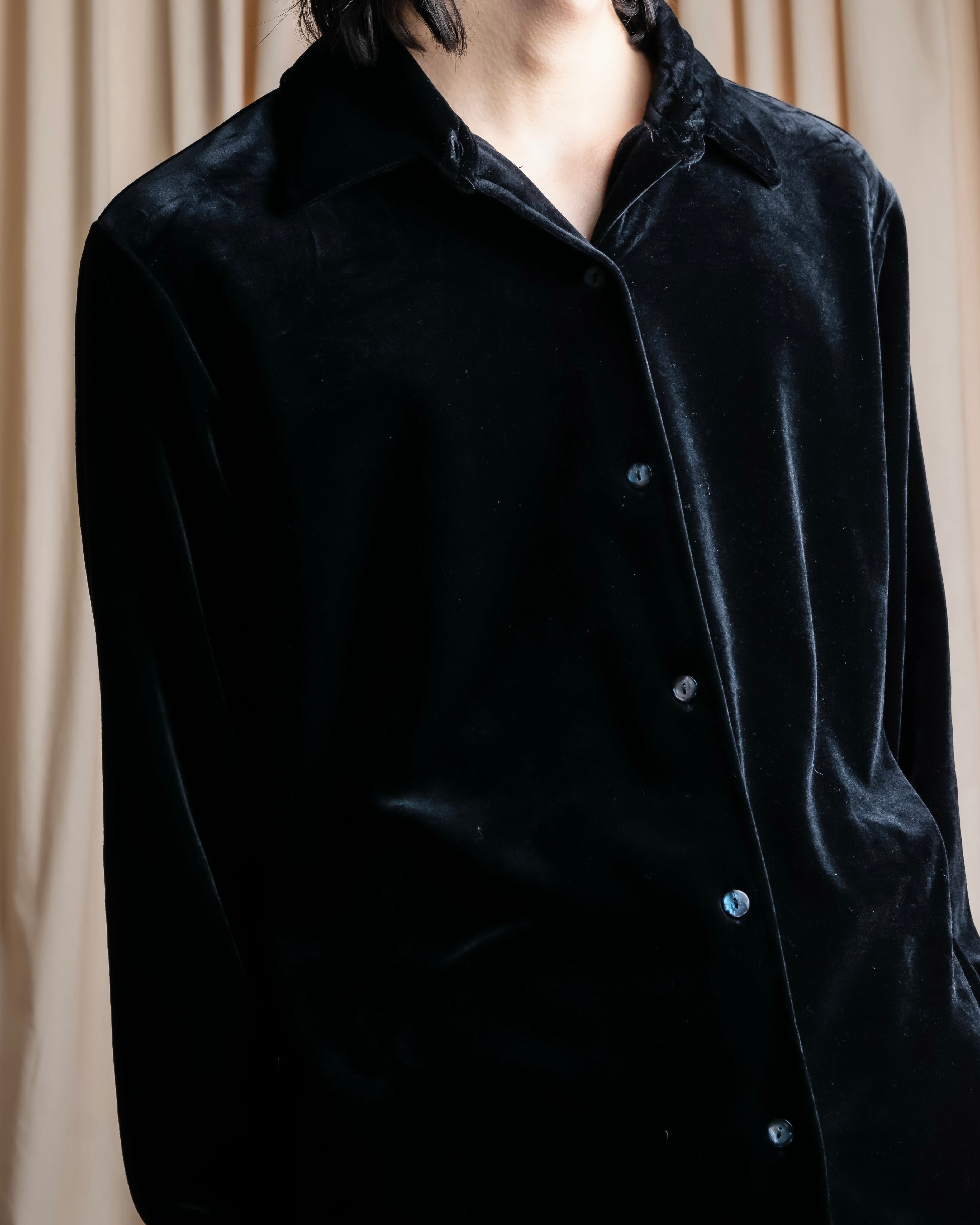 "EXPRESS" Beautiful glossy regular color velour shirt