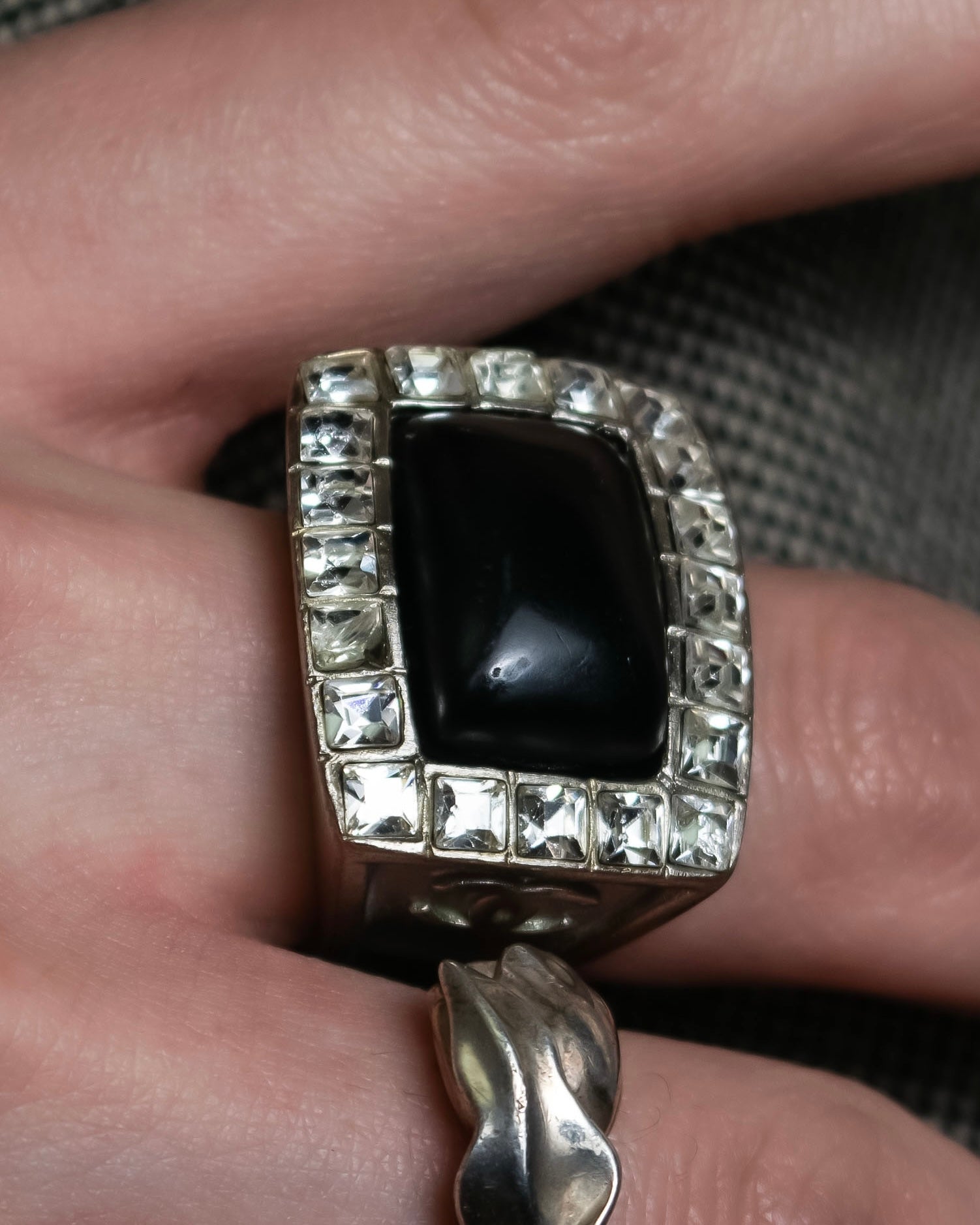 "CHANEL" 00s' rhinestone design ring