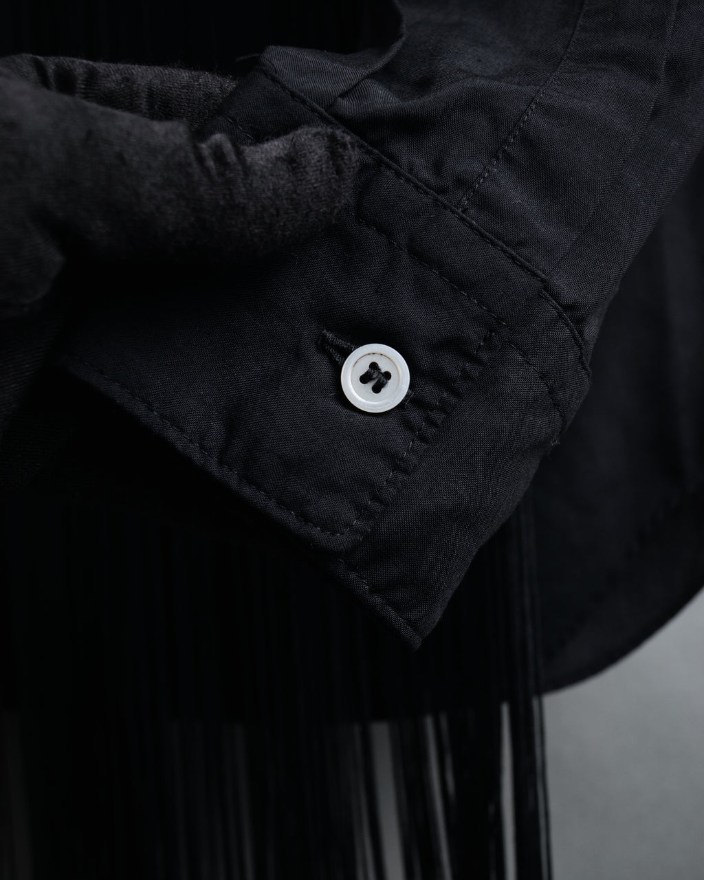 “COMME des GARCONS” 2022SS  Fringed dress shirt