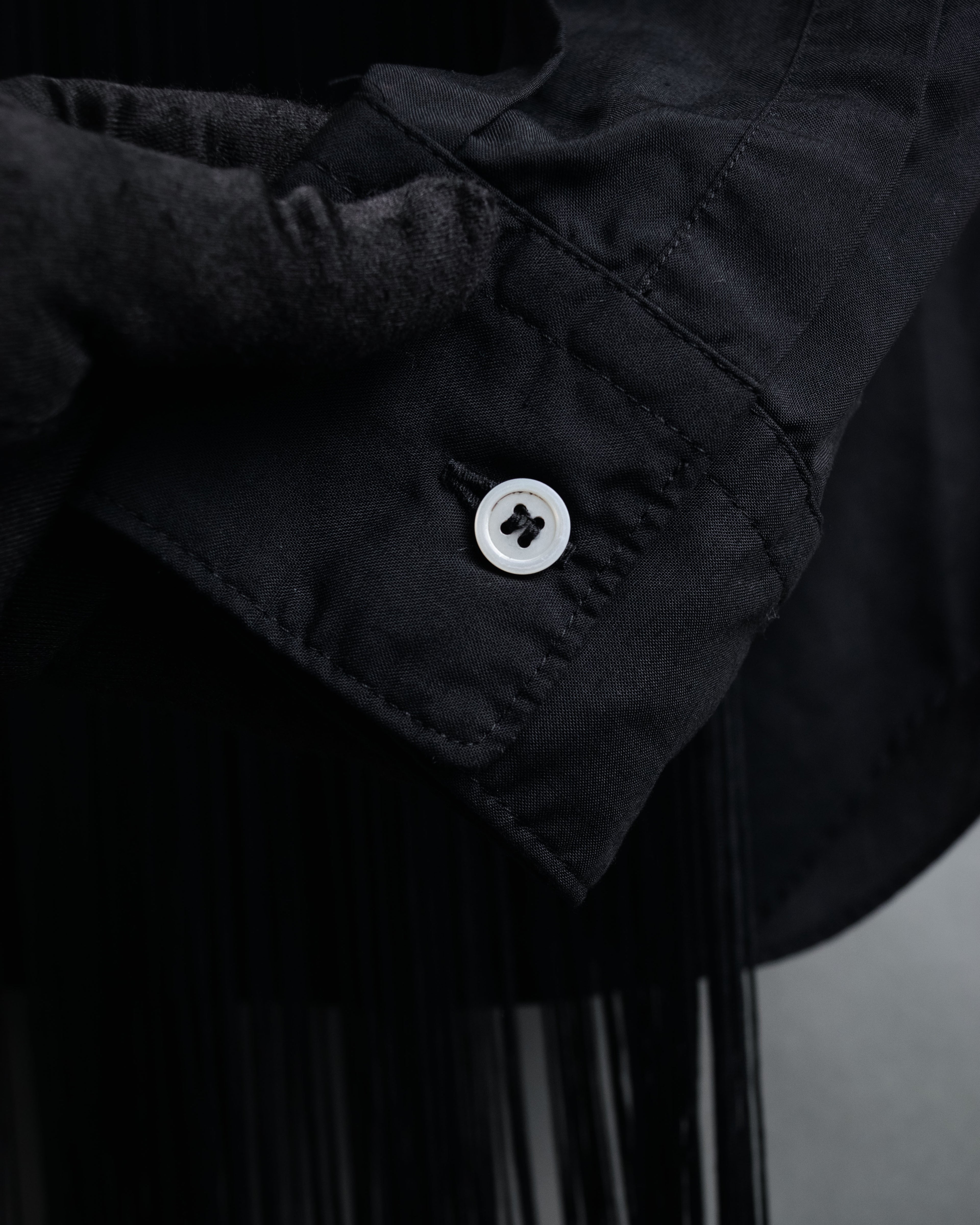 “COMME des GARCONS” 2022SS  Fringed dress shirt