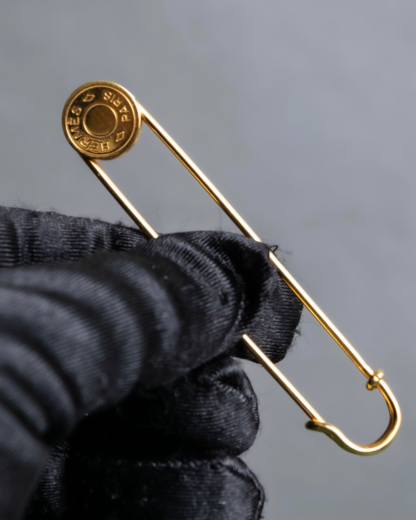 "HERMES" Metal gold logo engraving pin