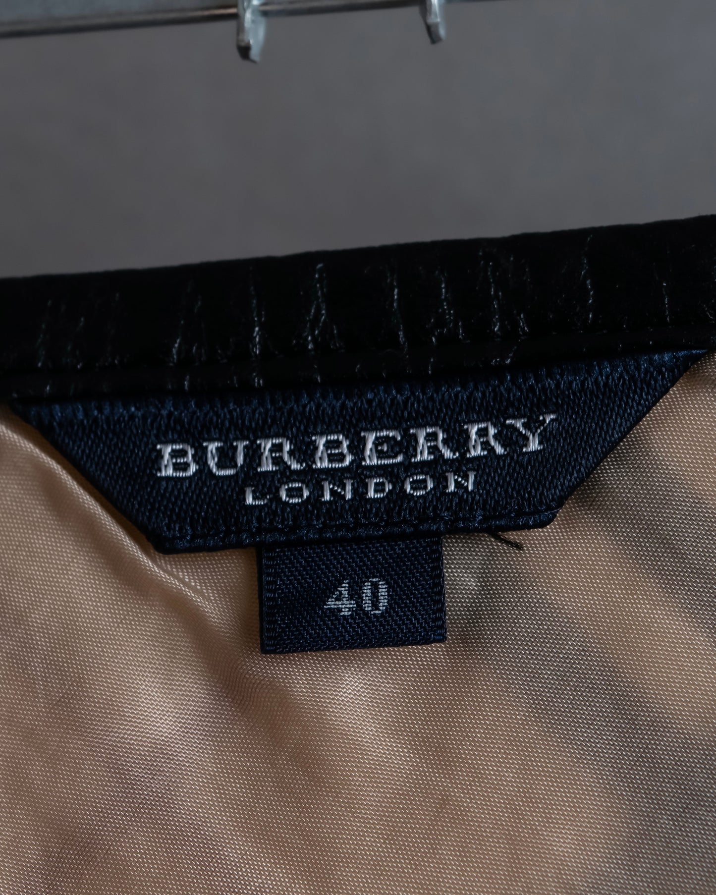 "BURBERRY" Nova check pattern leather piping design cropped skirt