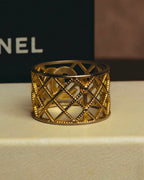 -SPECIAL- “CHANEL“ 2021 AW Pearl quilted CC ring