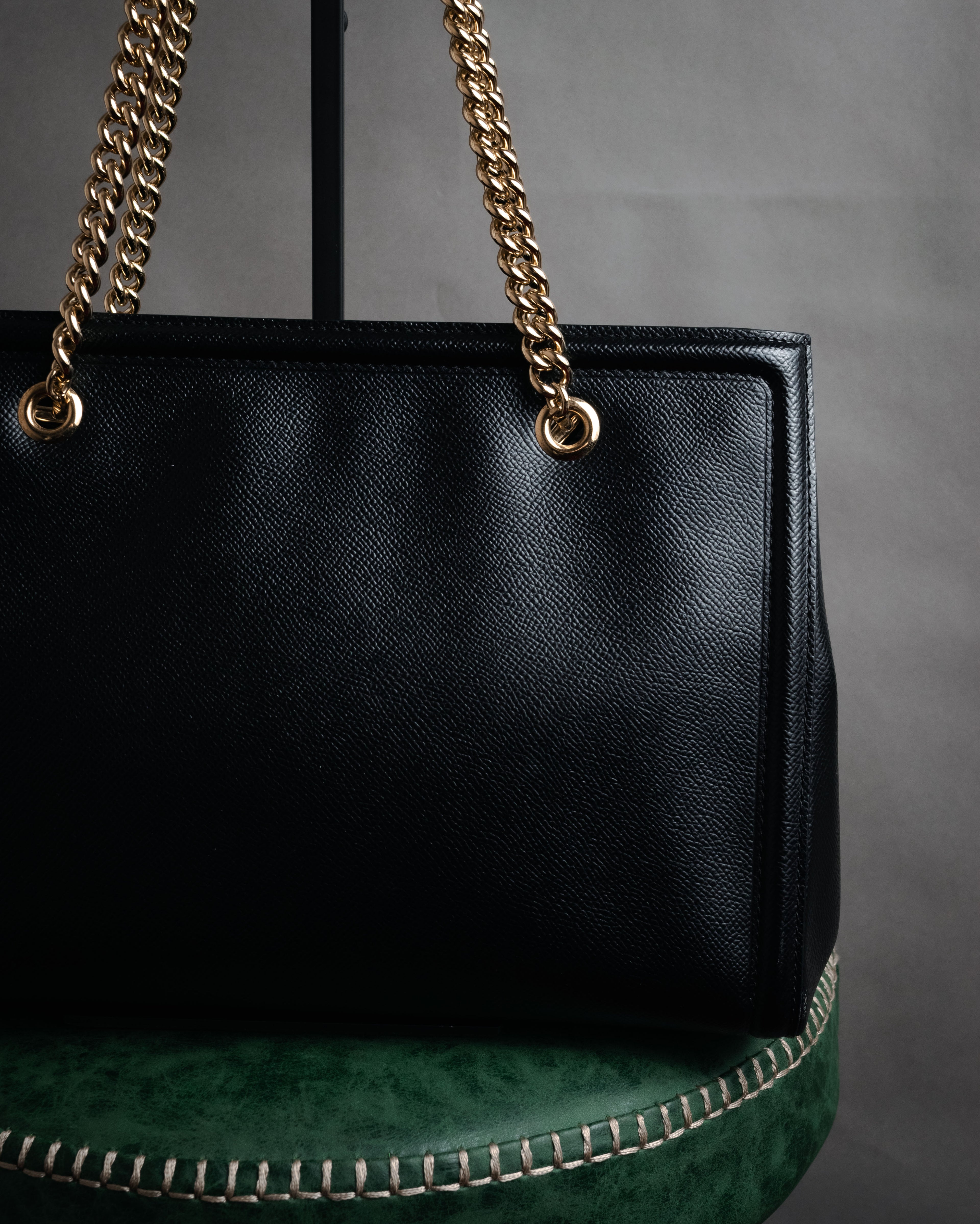 “Salvatore Ferragamo” 2010’s Vara chain leather tote bag