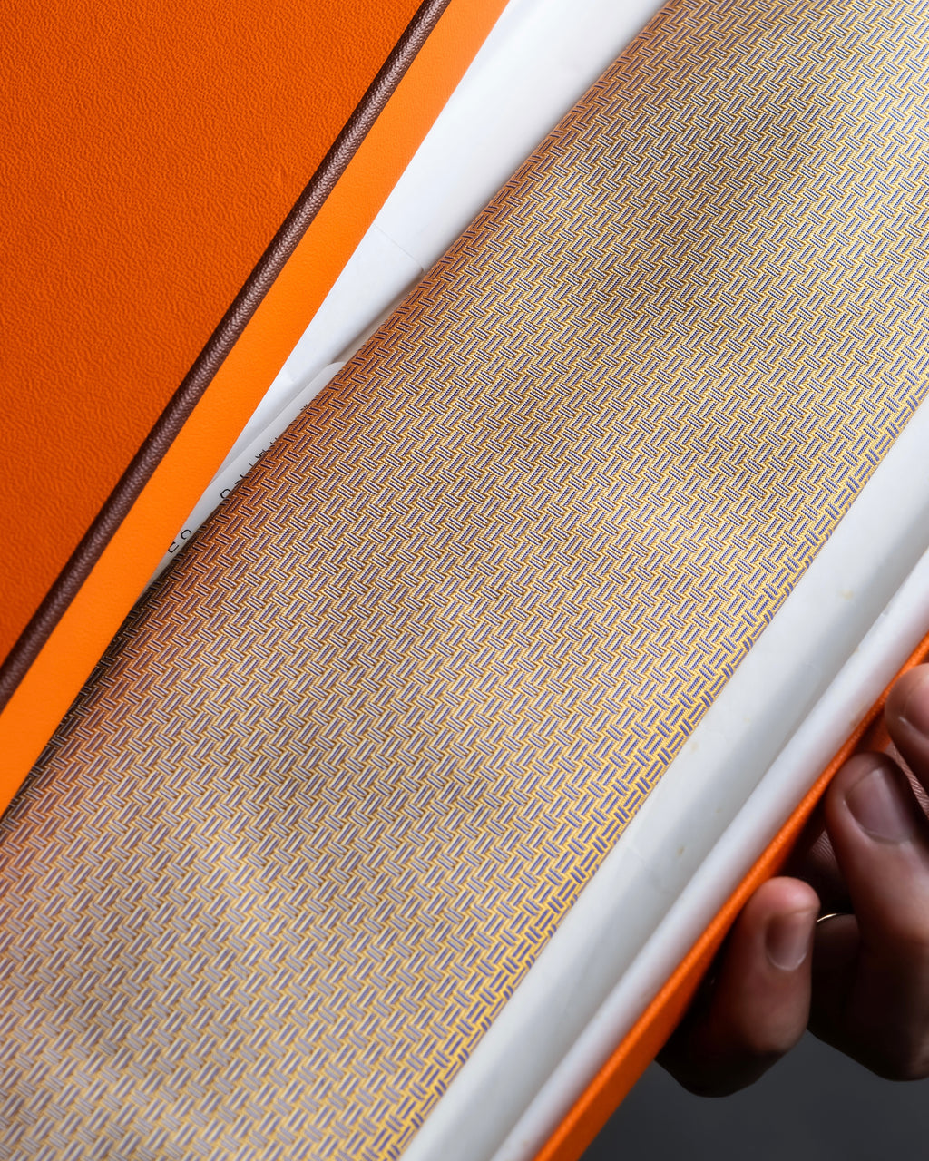 “HERMES” Double line patterned silk tie