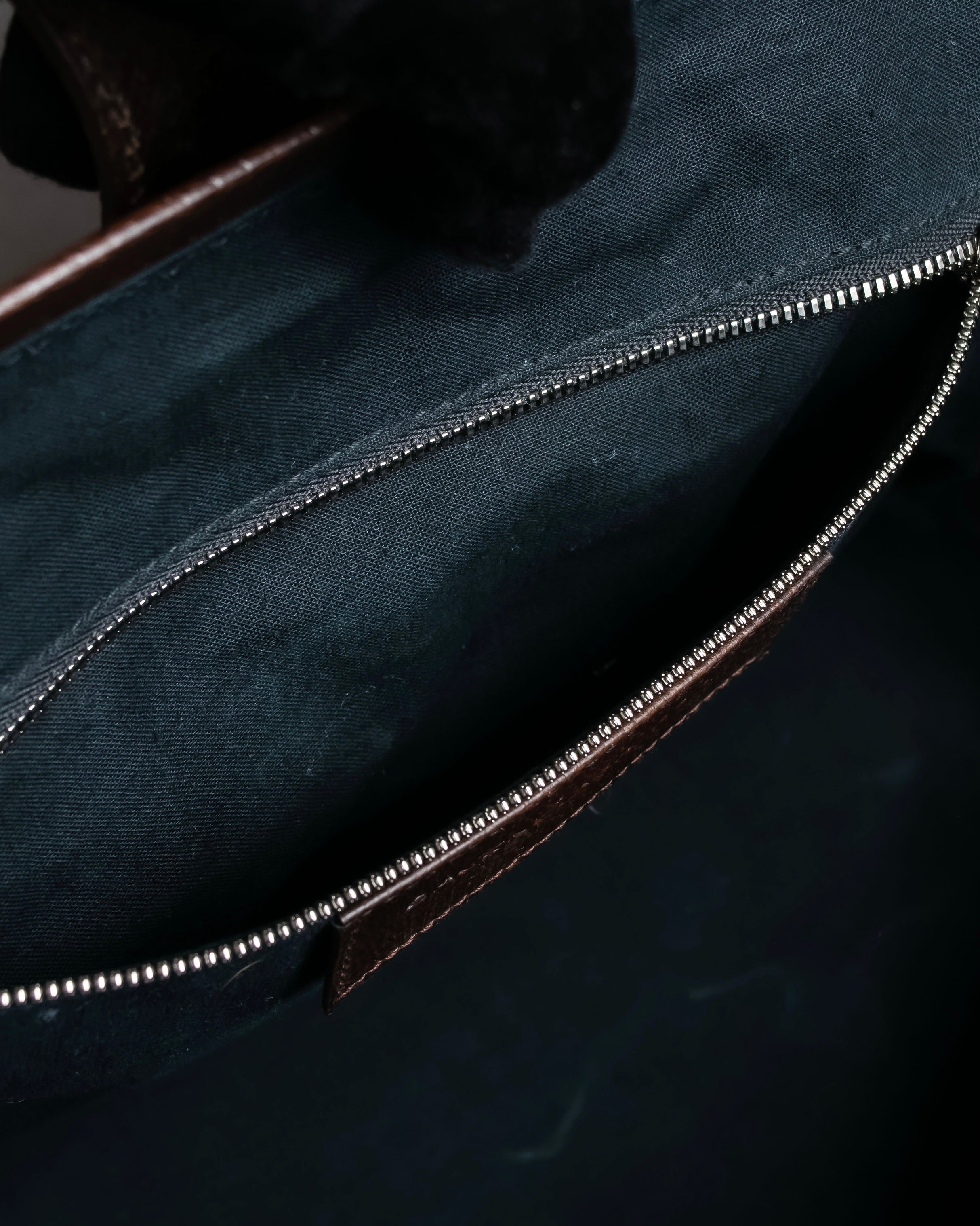 "BALENCIAGA" Circle lock design leather doctor bag