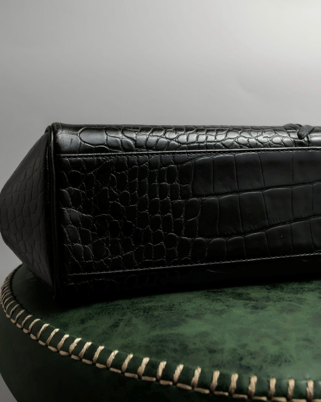 "YVES SAINT LAURENT" Whip stitch design crocodile foil stamped leather hand bag