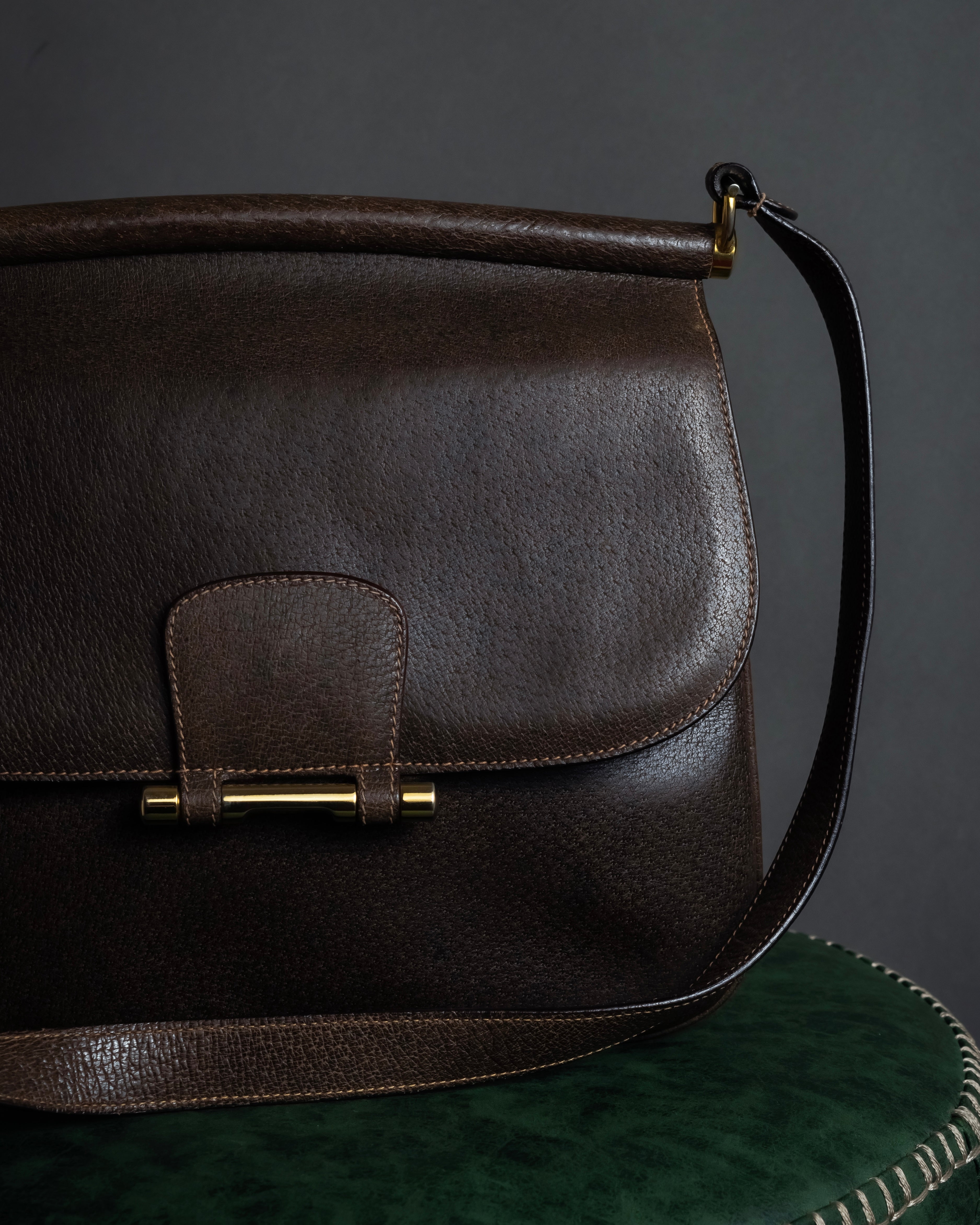 "GUCCI" Bar-shaped fastener design leather shoulder bag
