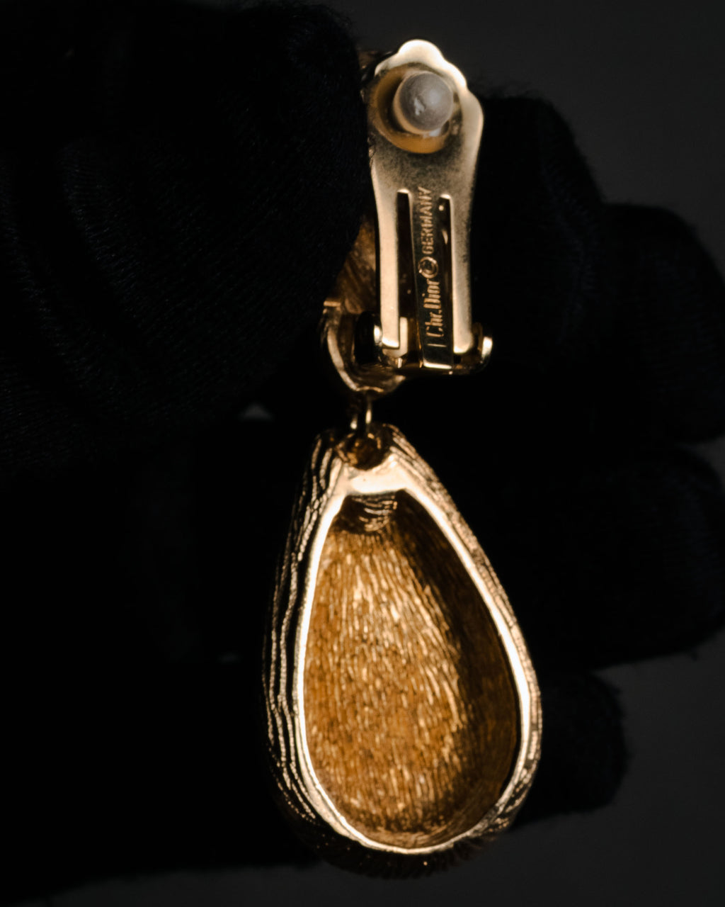 "Christian Dior" 70’s-80’s bark texture drop clip earrings