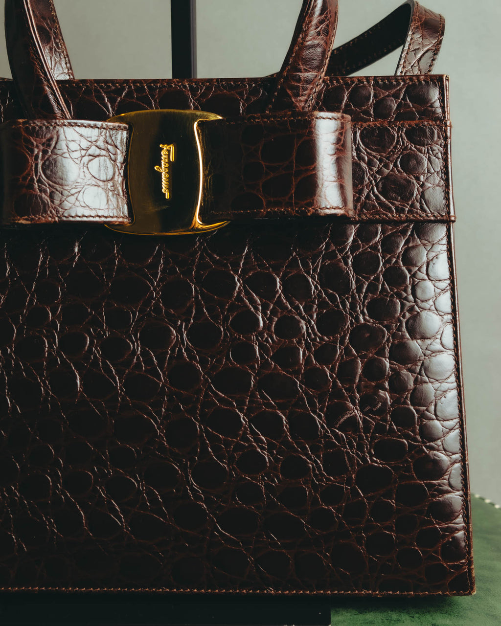 “Salvatore Ferragamo” 00’s-10’s Crocodile embossed vara bow 2way handbag
