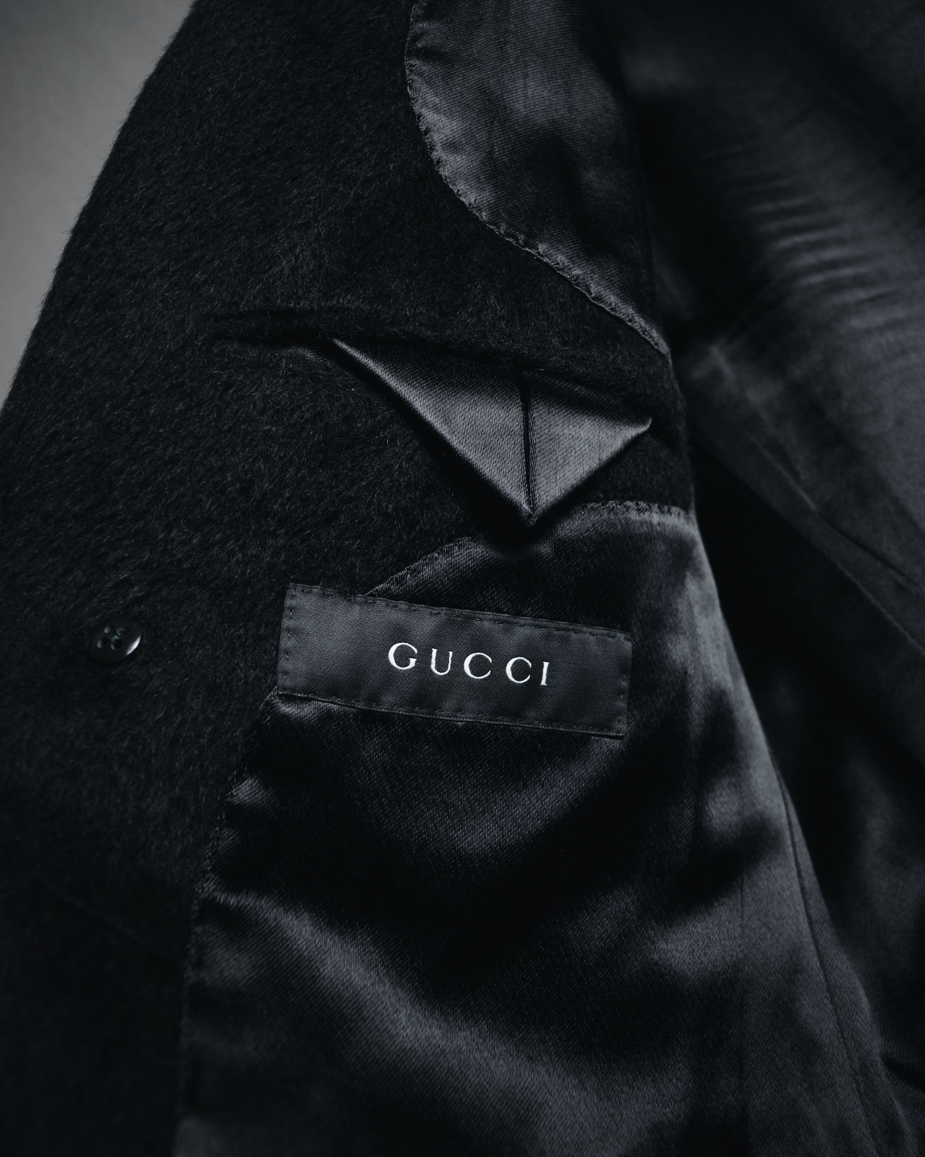 –SPECIAL– "GUCCI" 09-12’s Classically tailored llama-blend Chesterfield coat