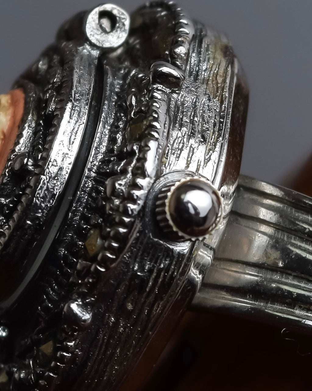 "Victorian cameo locket ring watch"