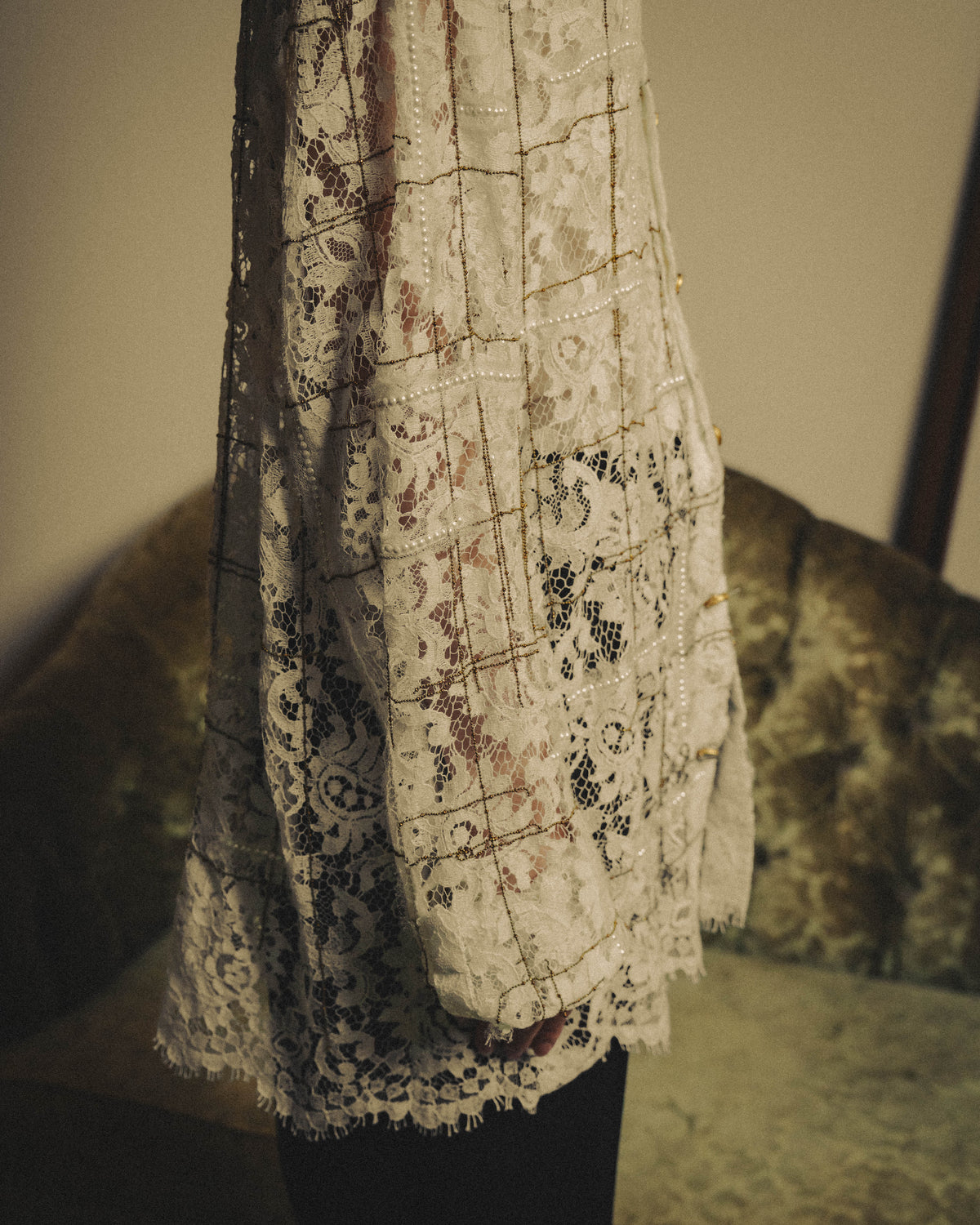 -SPECIAL- "CHANEL" 10's-20's Embellished floral lace and pearl check oversized shirt