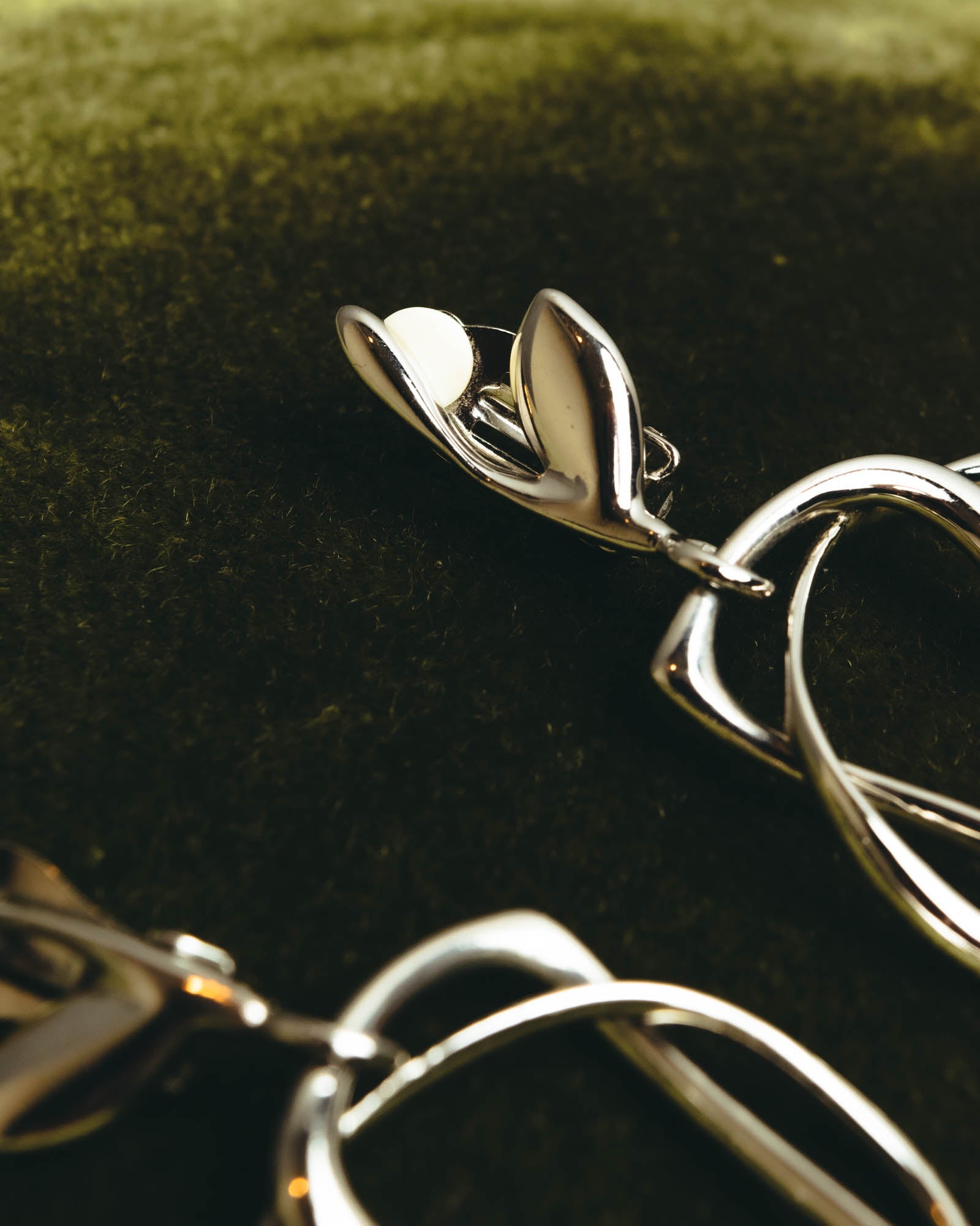 “BALENCIAGA” 2017-2023 organic heart and arrow clip-on drop earrings