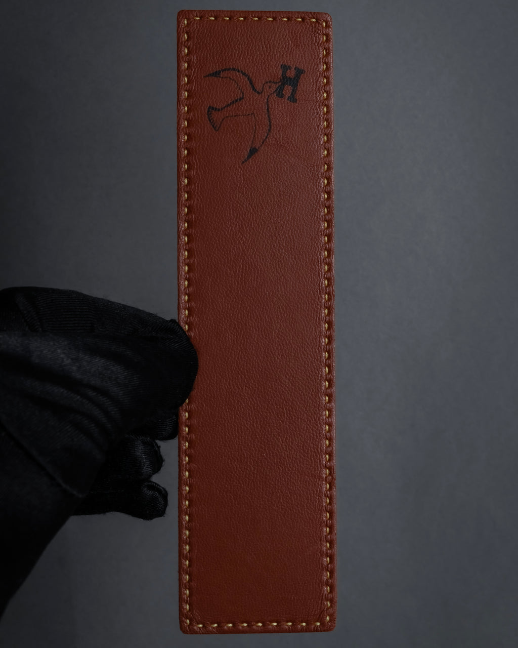 -MOOD Christmas Collection-
"HERMES" 00's Iconic symbol graphic design eather bookmark