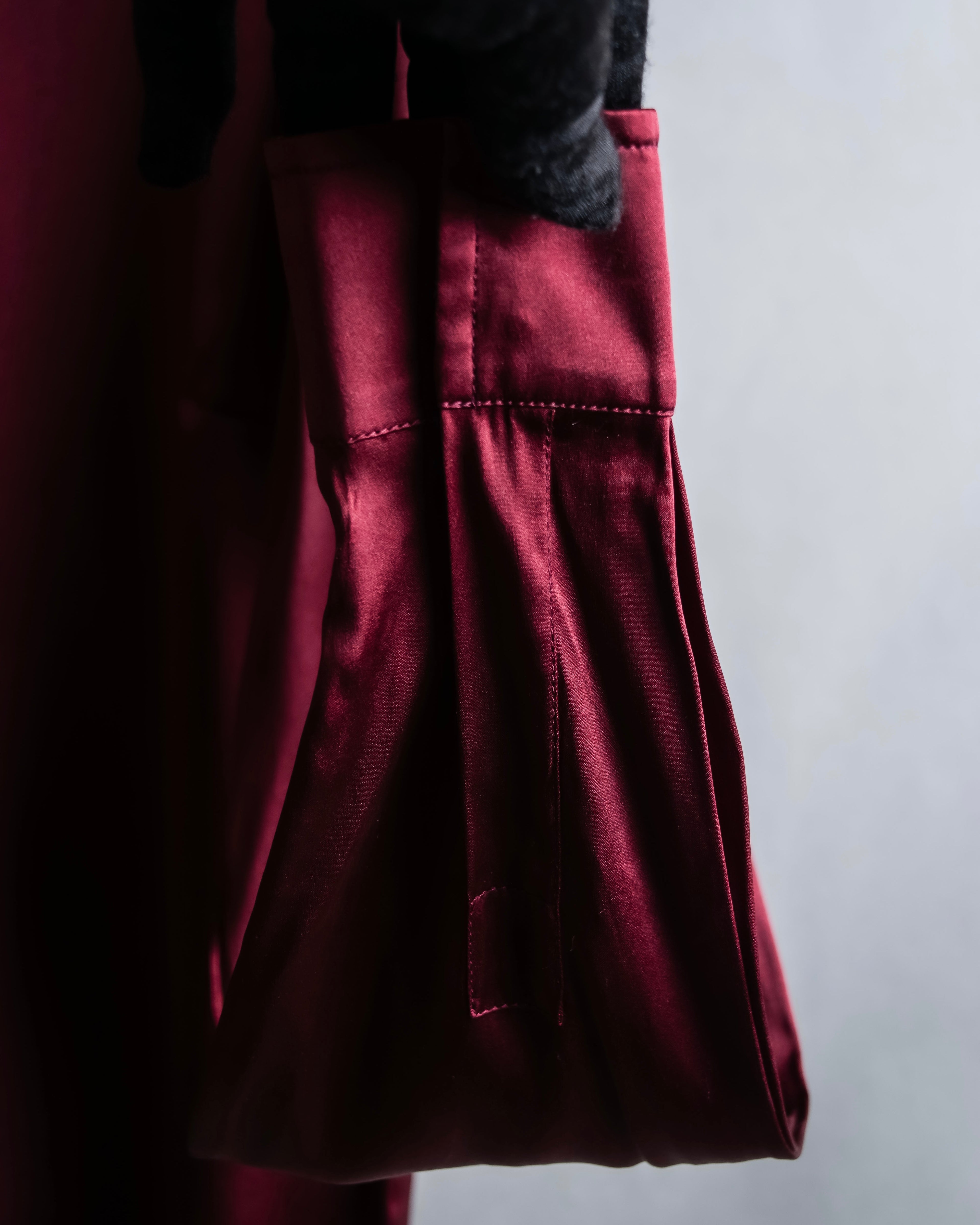 "GUCCI" Beautiful burgundy color silk bowtie shirt