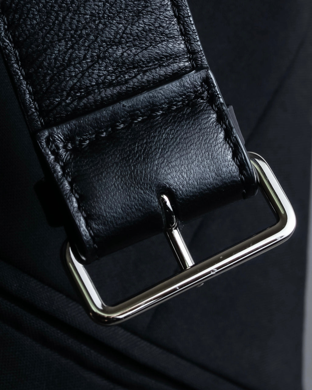 "LOUIS VUITTON" Leather tape cross knit detail vest