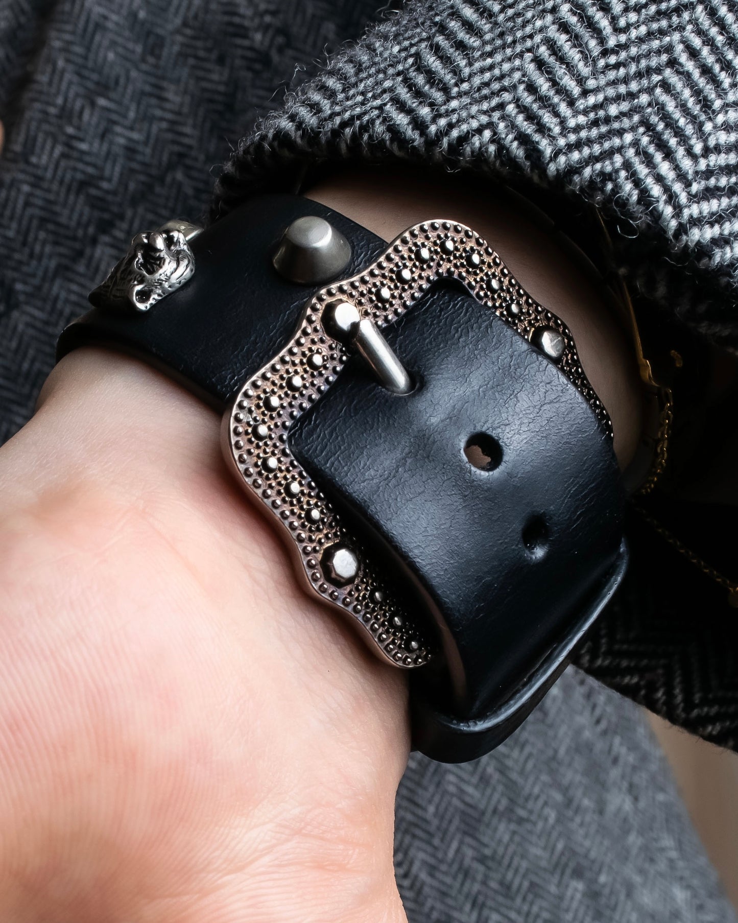 "GUCCI" Cat head motif stud design leather bracelet