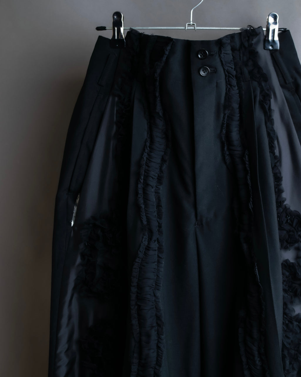 "COMME des GARCONS" Ruffle & tulle asymmetrical docking sarouel slacks