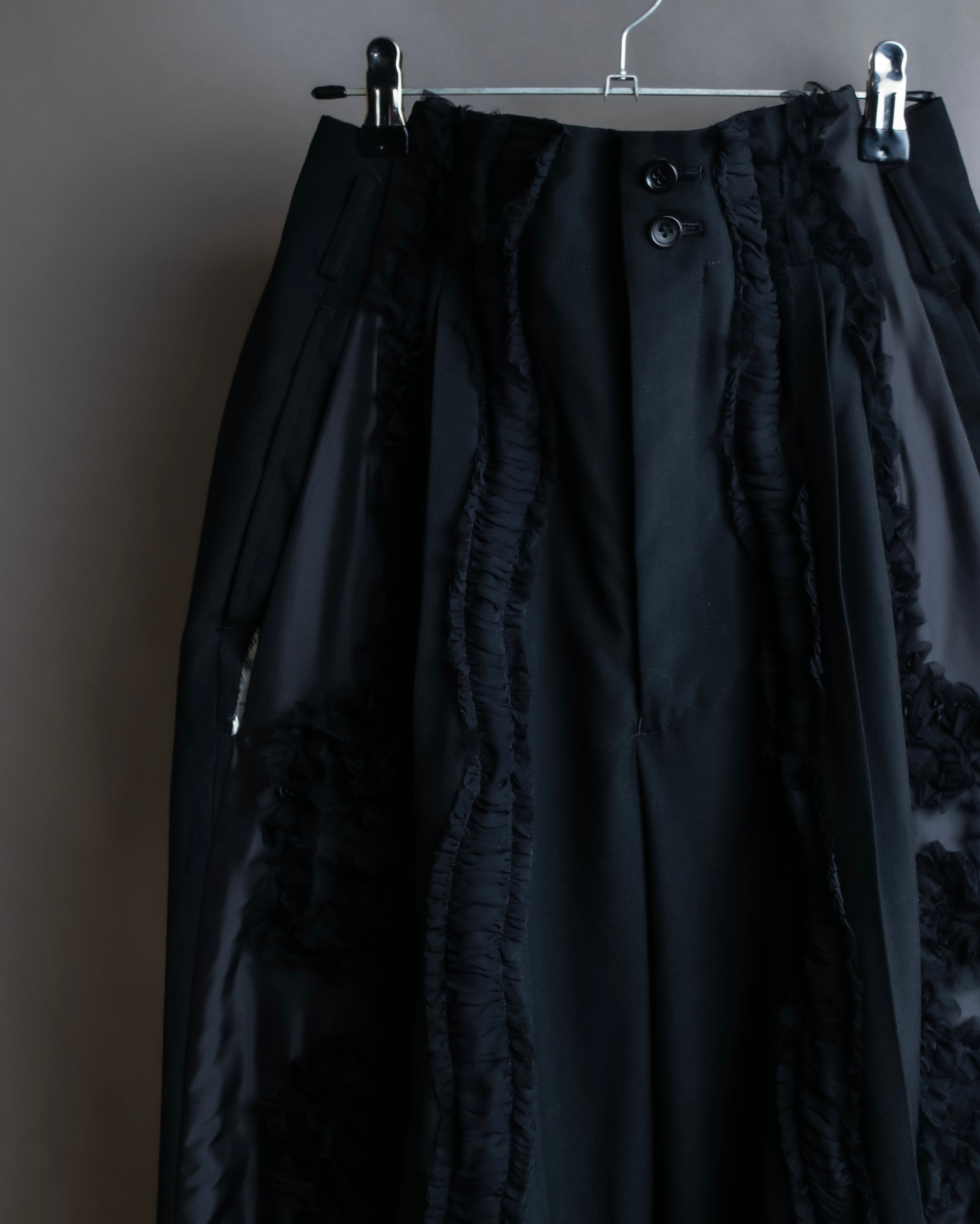 "COMME des GARCONS" Ruffle & tulle asymmetrical docking sarouel slacks