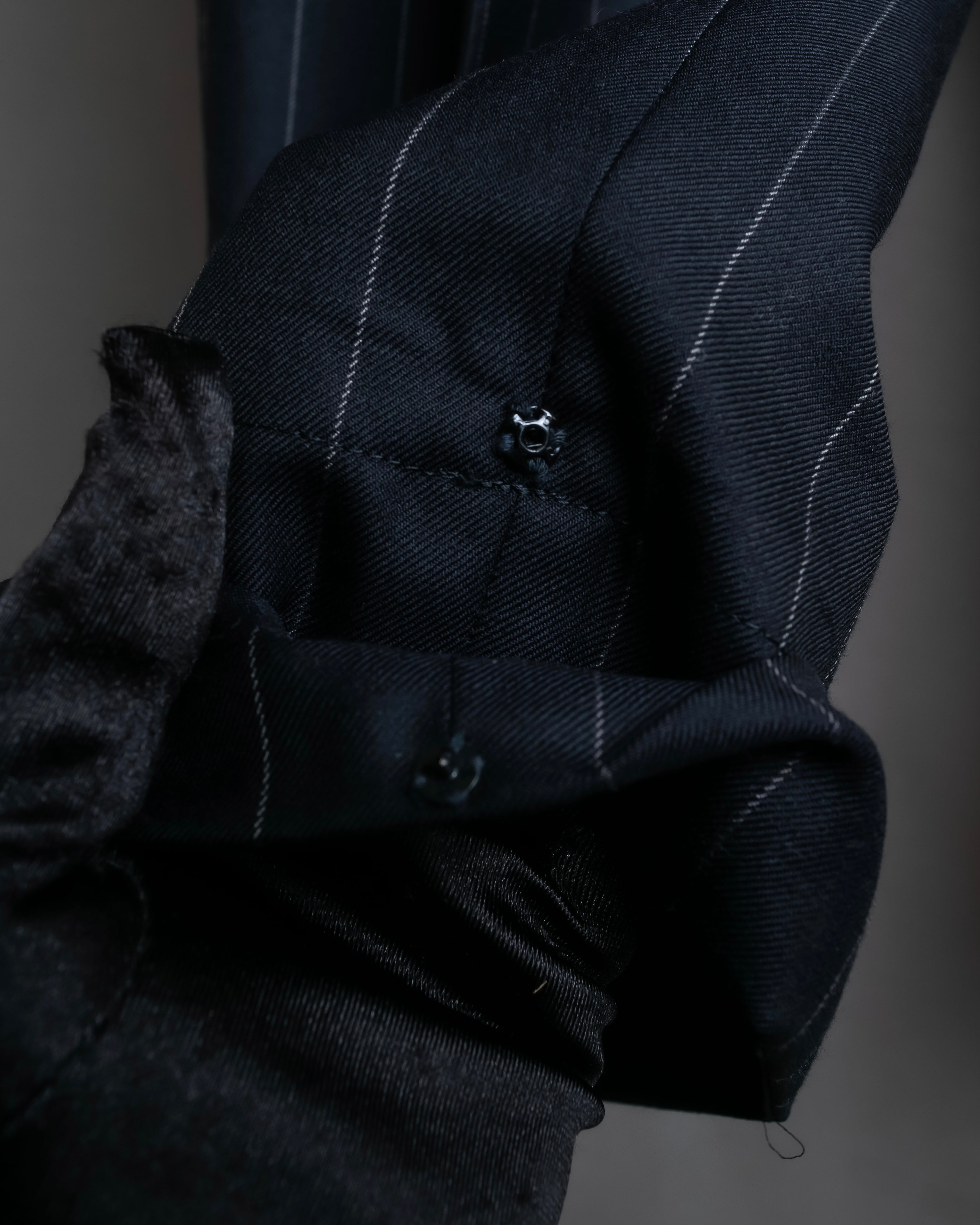 "YVES SAINT LAURENT" Peaked lapel double breasted tailored jacket ＆wide tapered slacks striped set up