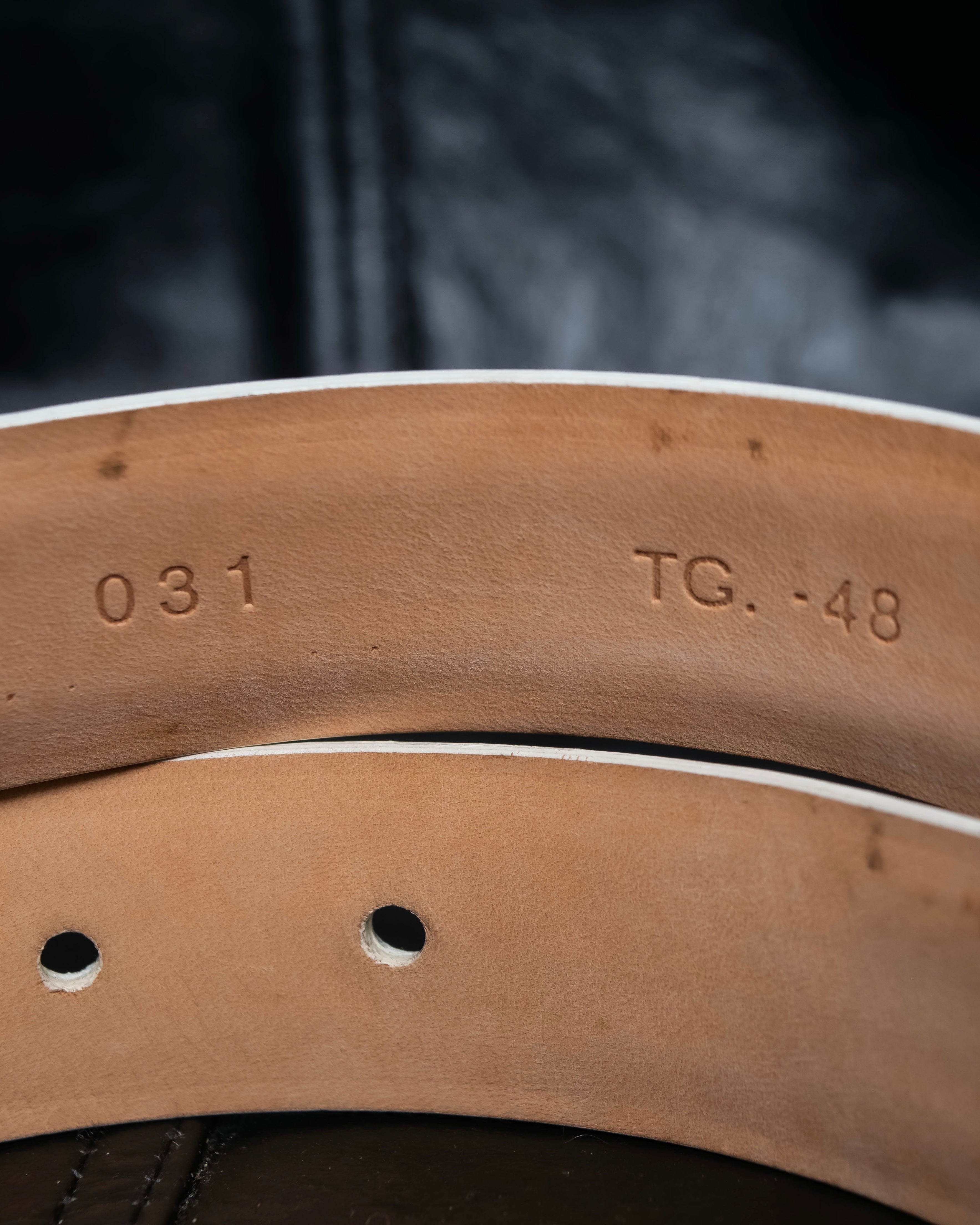 "GIORGIO ARMANI" Genuine leather white color belt