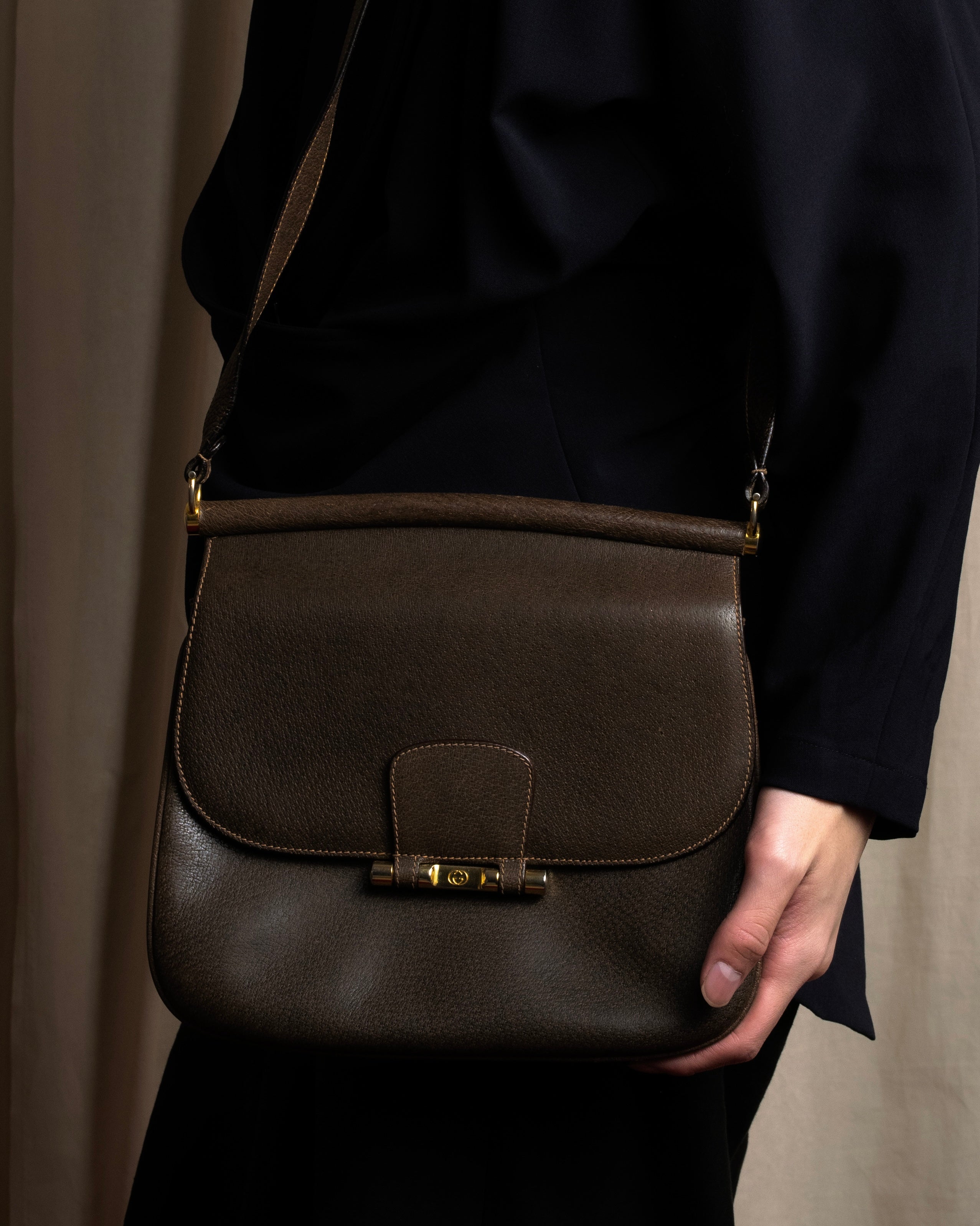 "GUCCI" Bar-shaped fastener design leather shoulder bag
