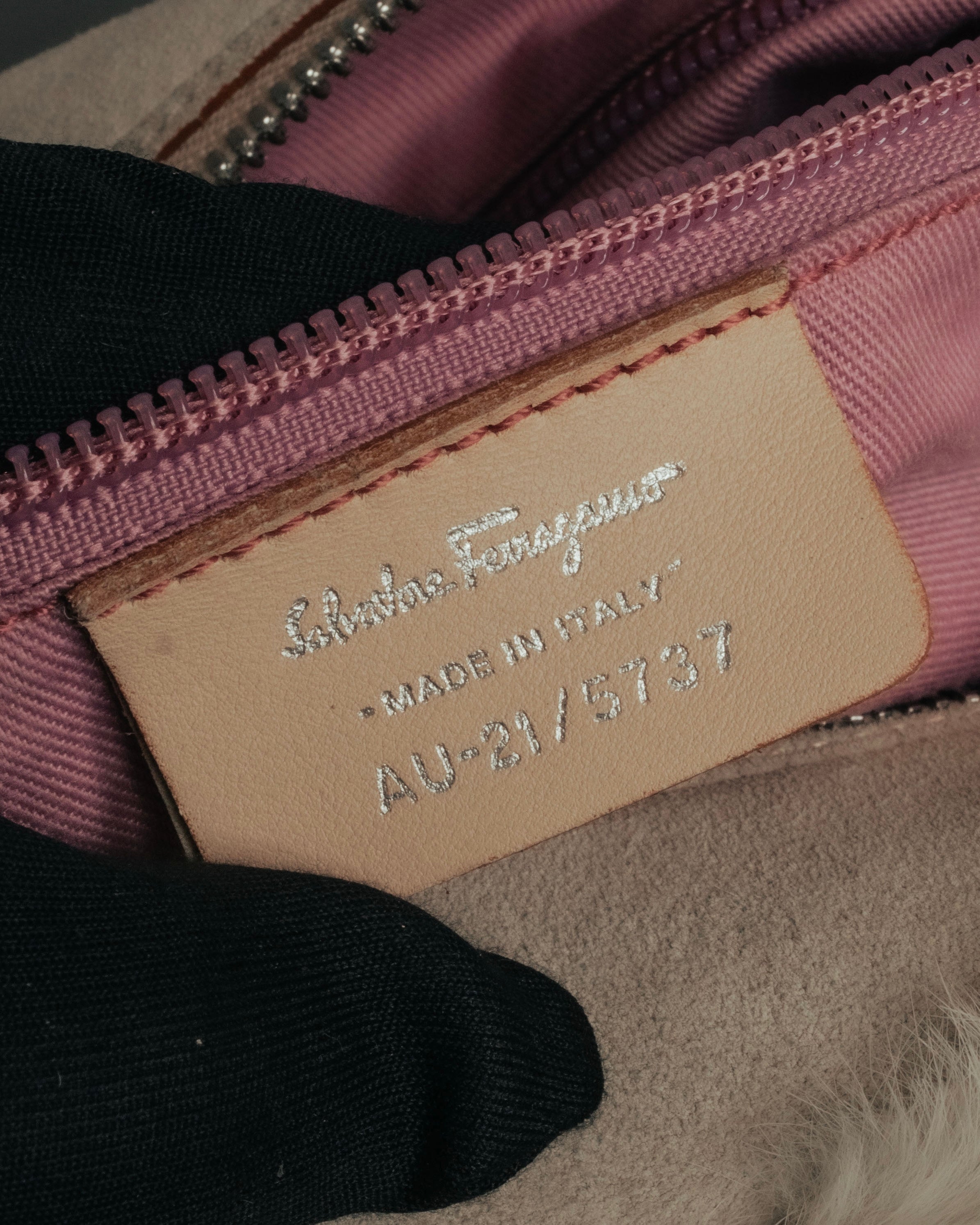 “Salvatore Ferragamo” 00’s Fur panel suede shoulder bag