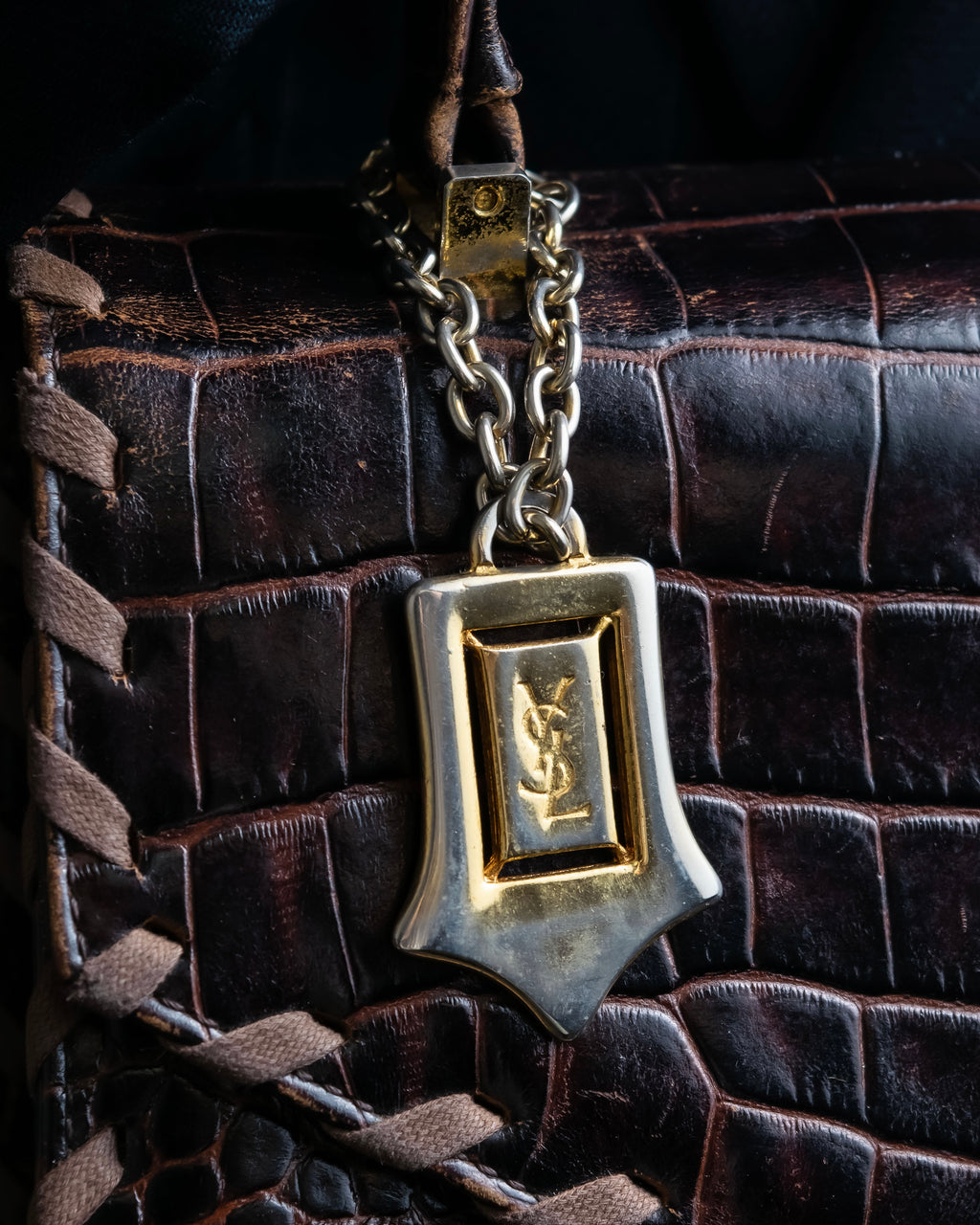 "YVES SAINT LAURENT" Crocodile pattern stitching handbag