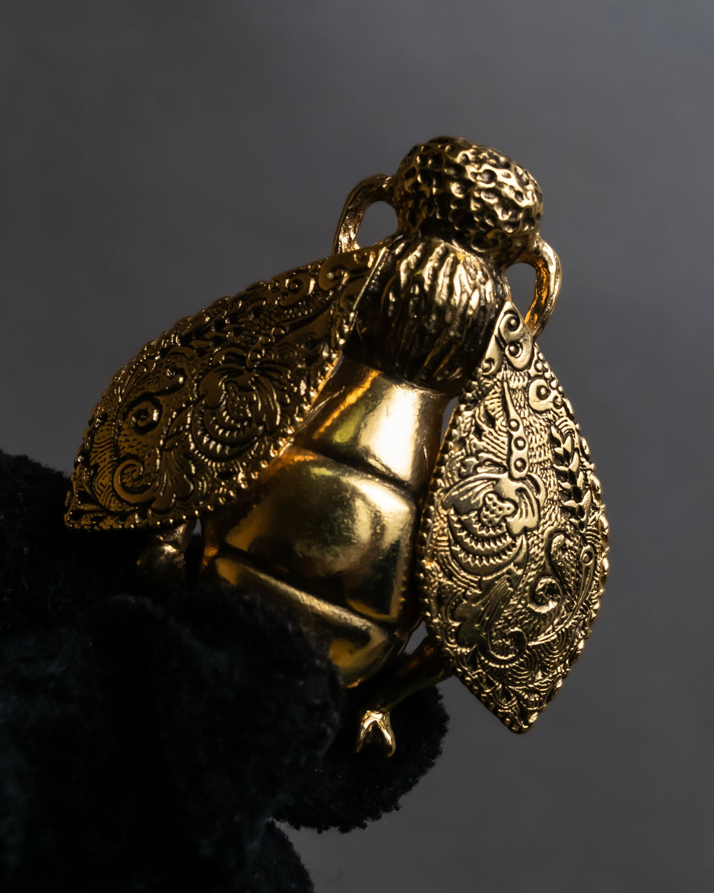 "Christian Dior" Bee motif gold brooch