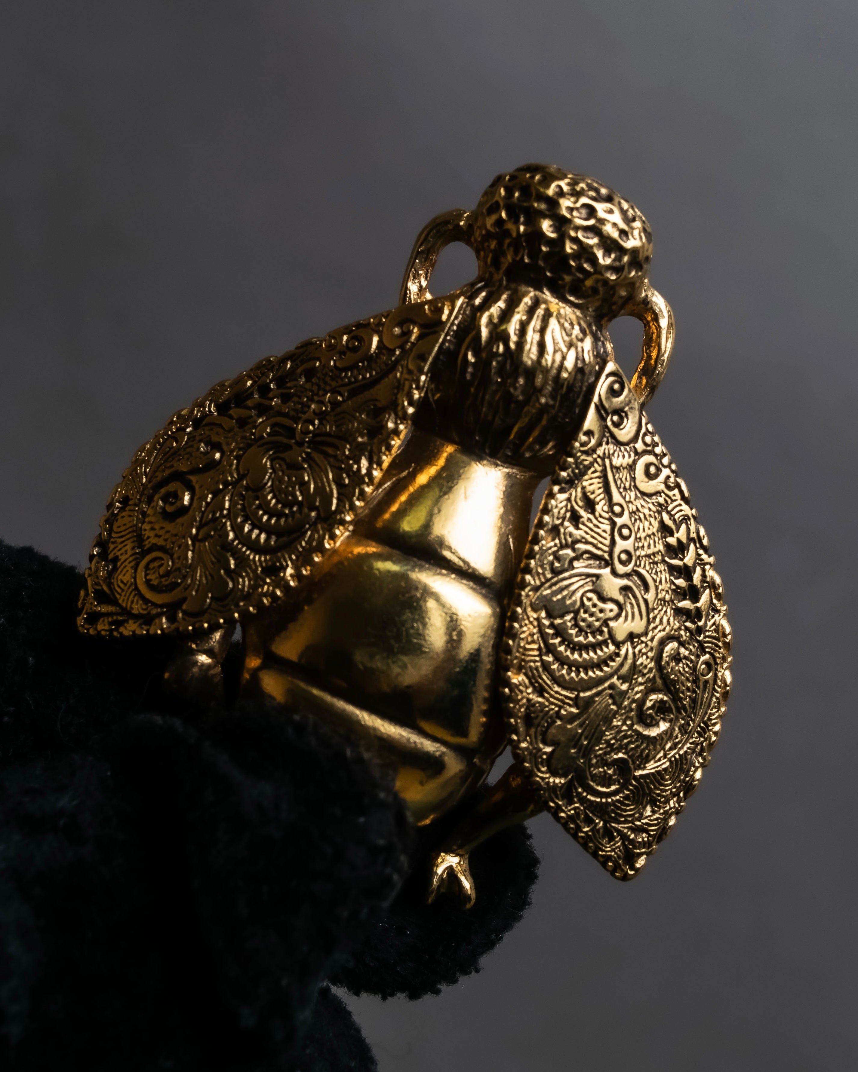 "Christian Dior" Bee motif gold brooch