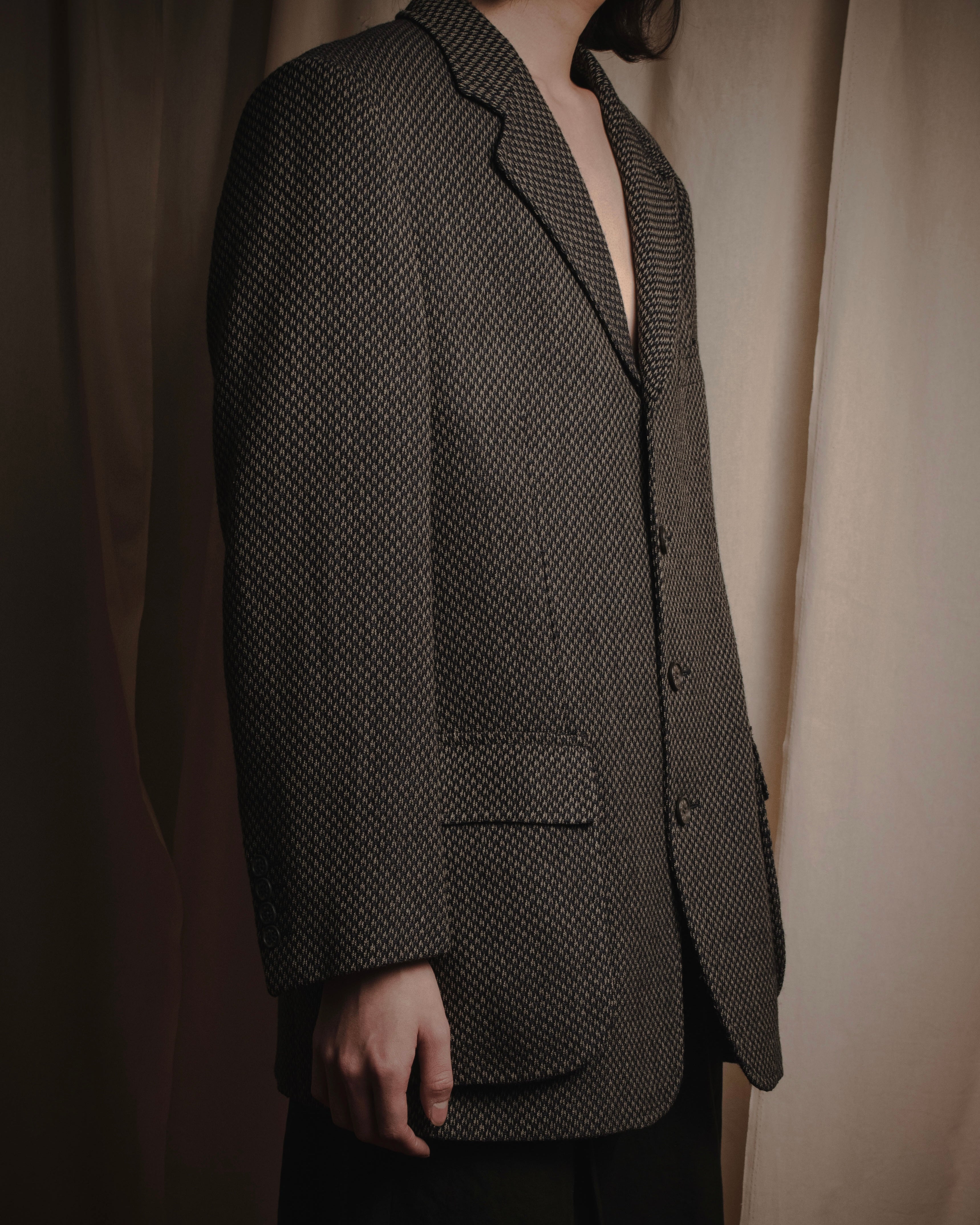 "VALENTINO GARAVANI BOUTIQUE"
Late 80’s - Early 90’s soft-structured birdseye wool tailored jacket