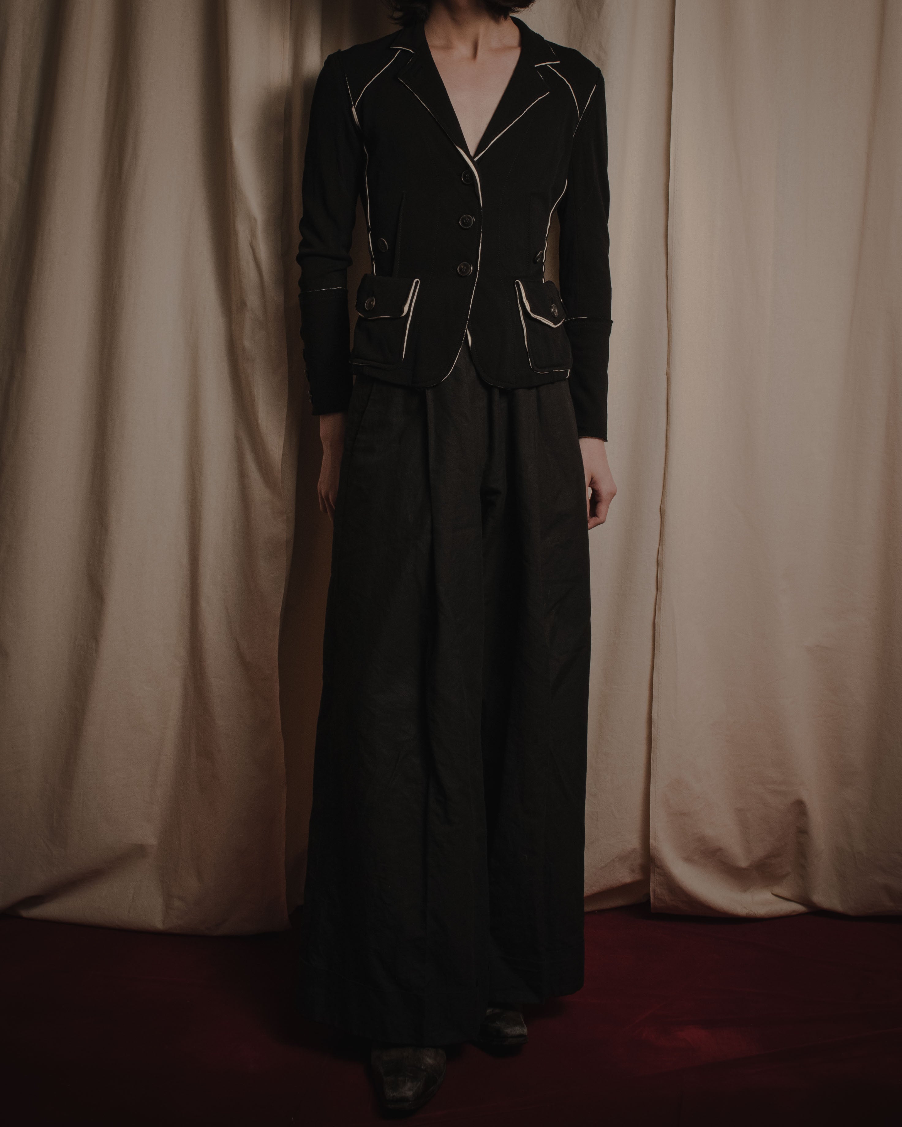 "Donna Karan" Contrast piped tailored jacket