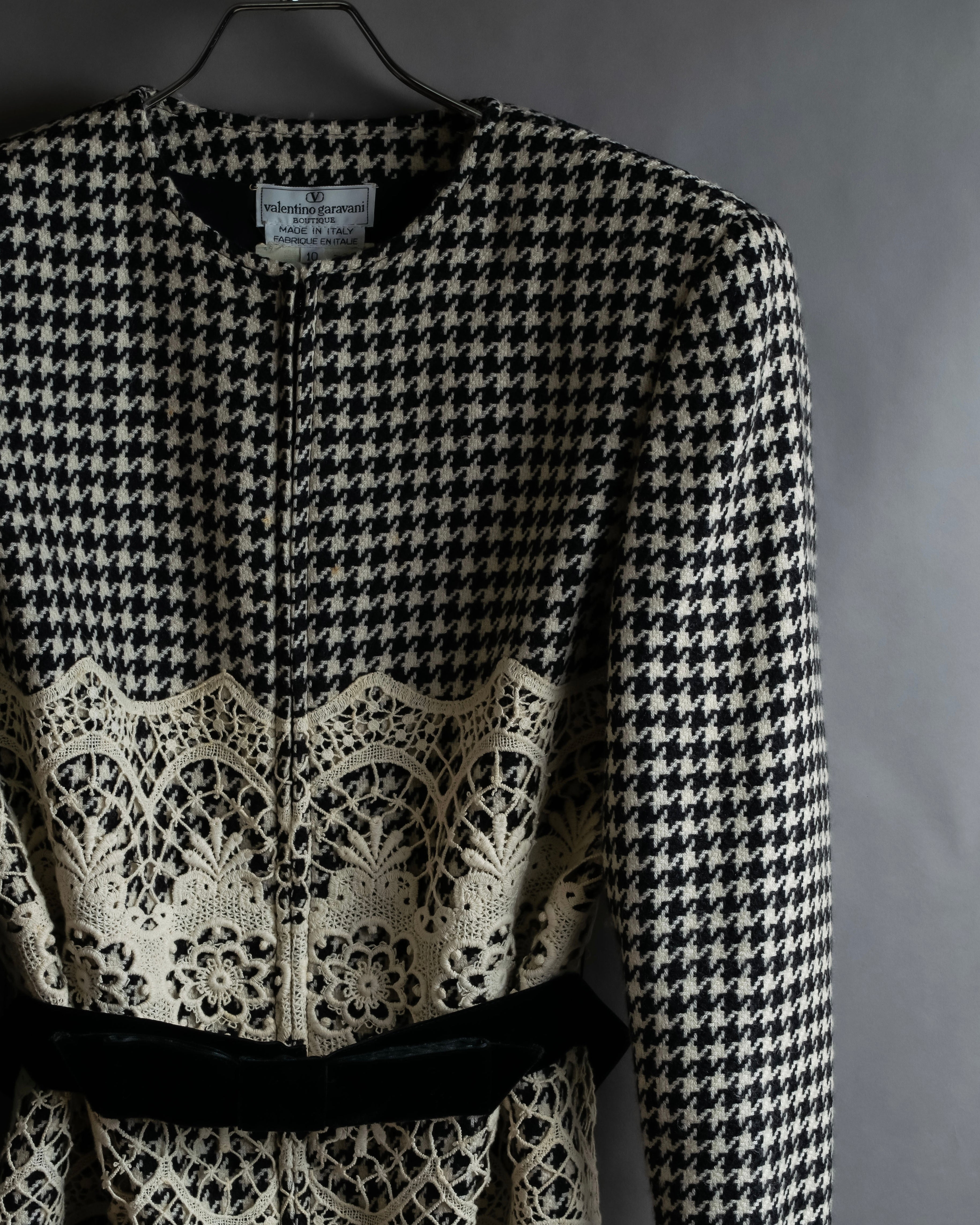 "Valentino Garavani" Houndstooth pattern lace velvet design set up