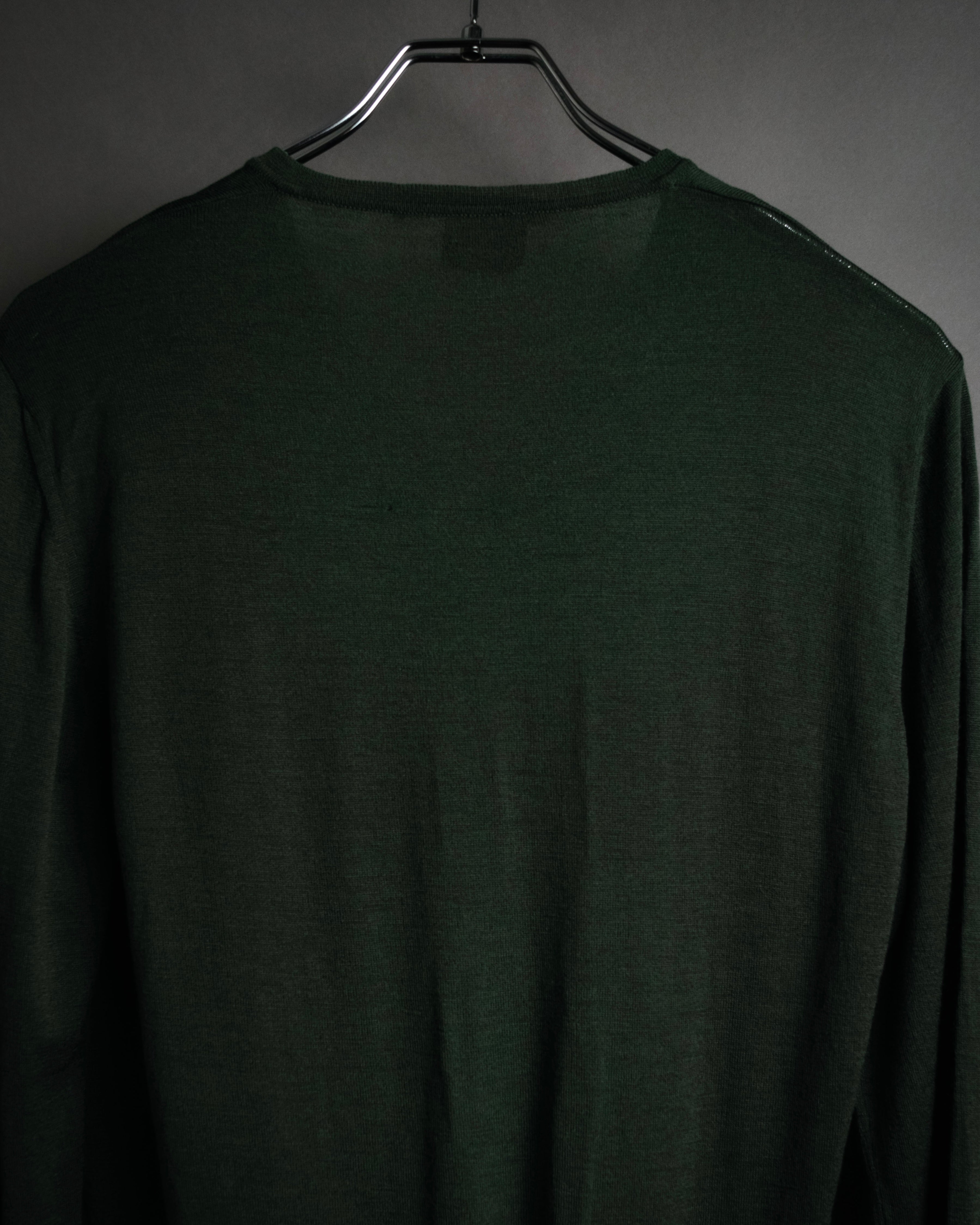 “GUCCI” Late 90’s-10’s Fine gauge v-neck knit