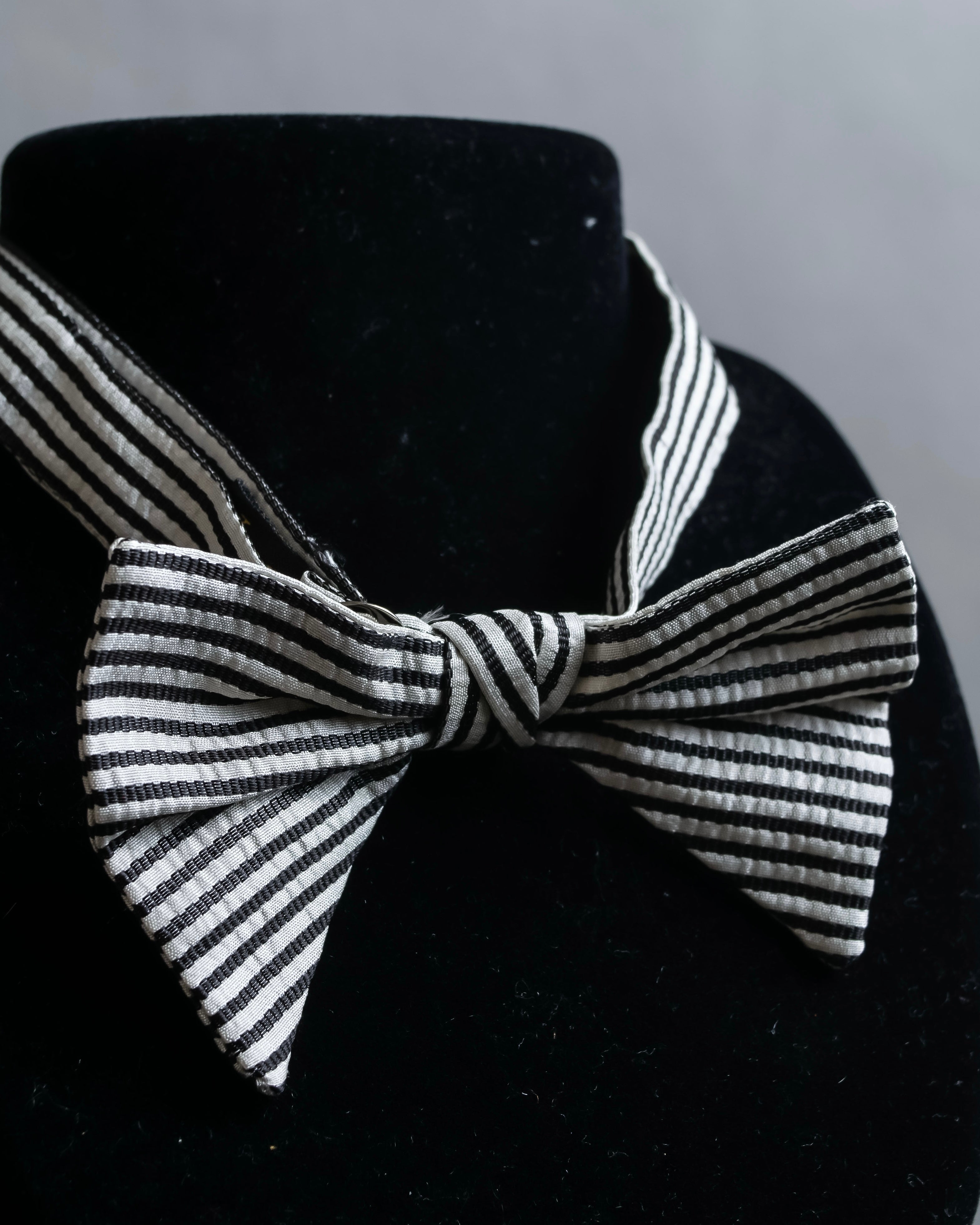 "LOUIS VUITTON" Black＆white color striped bow tie