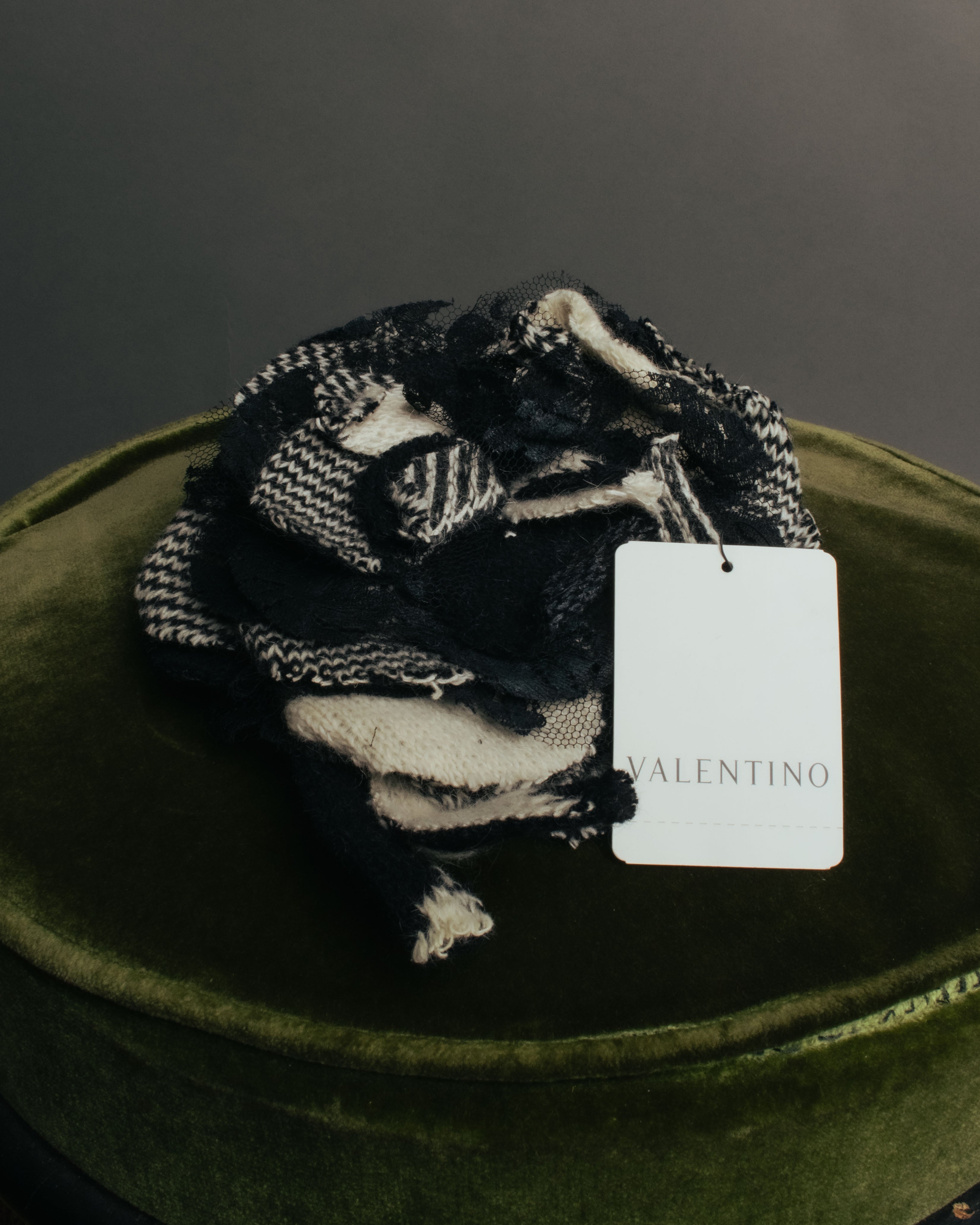 -SPECIAL- “VALENTINO” 00’s houndstooth lace flower corsage
